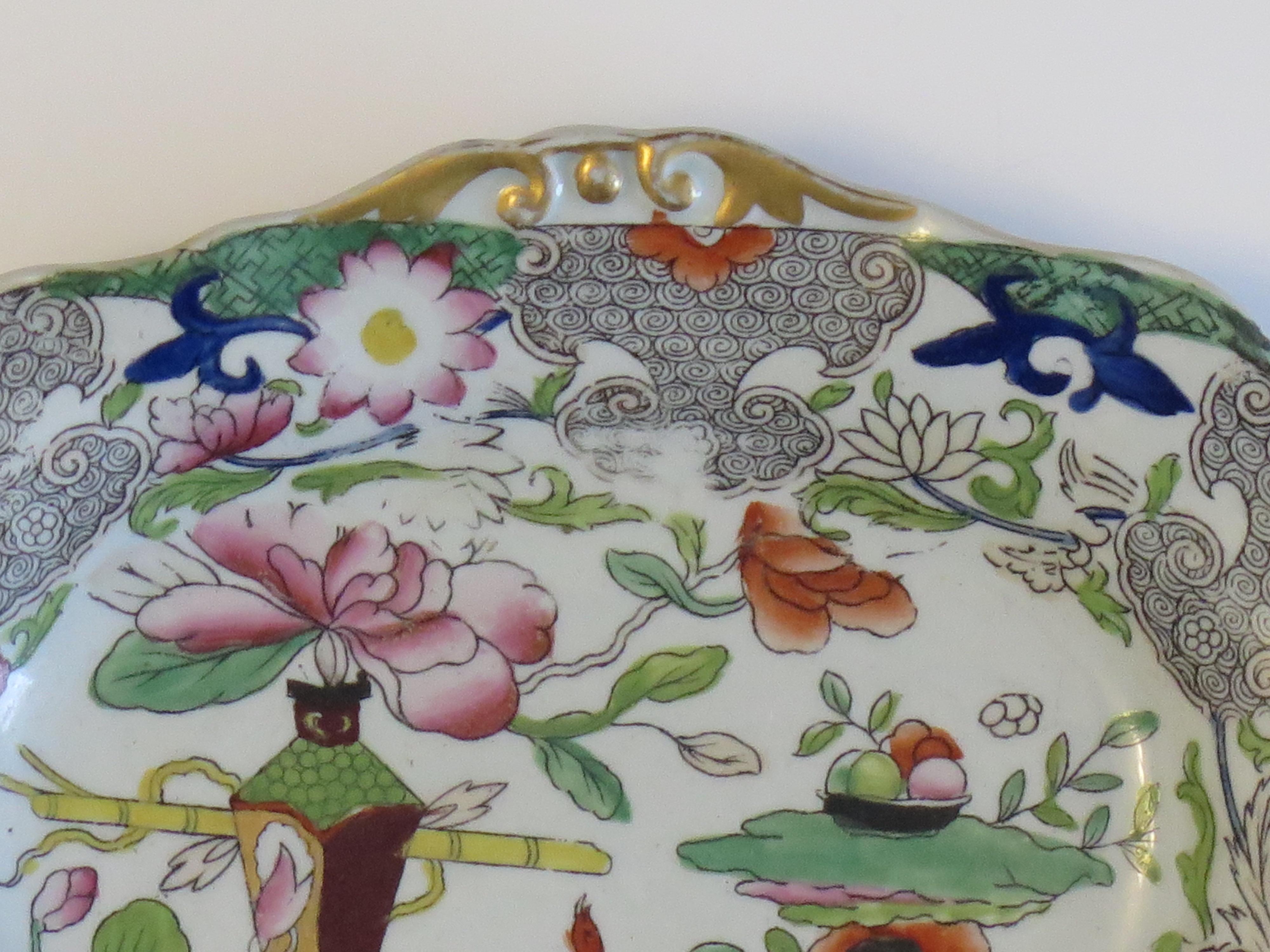 English Georgian Mason's Ironstone Oval Dish in Table & Flower Pot Pattern, circa 1818