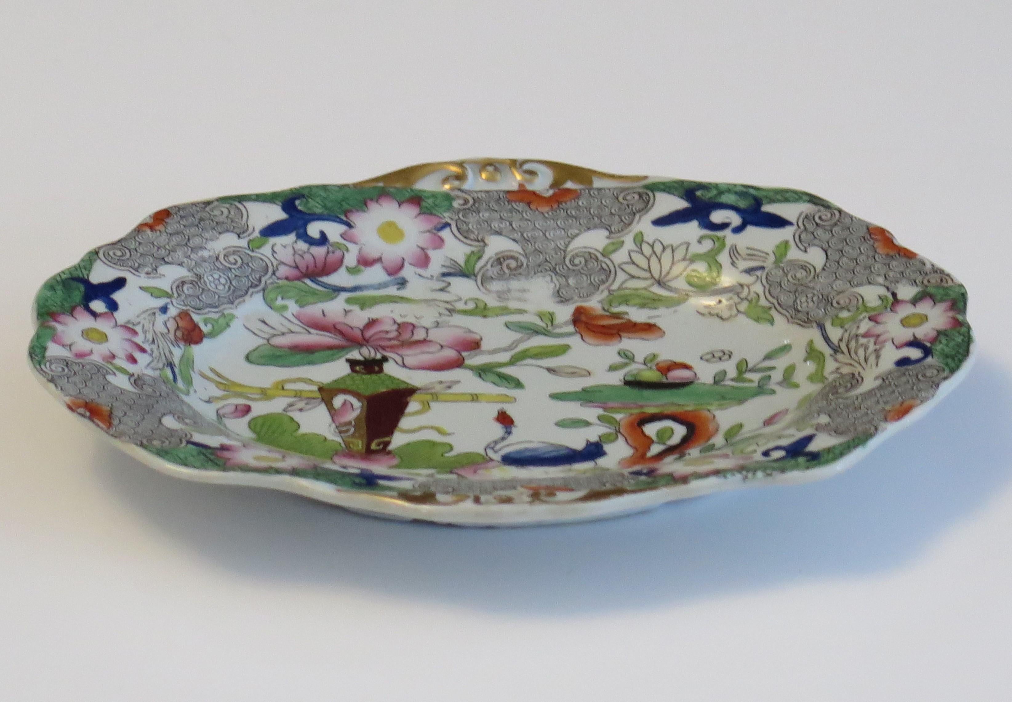 Plat ovale géorgien en Mason's Ironstone à motif de table et de pot de fleurs, vers 1818 en vente 2