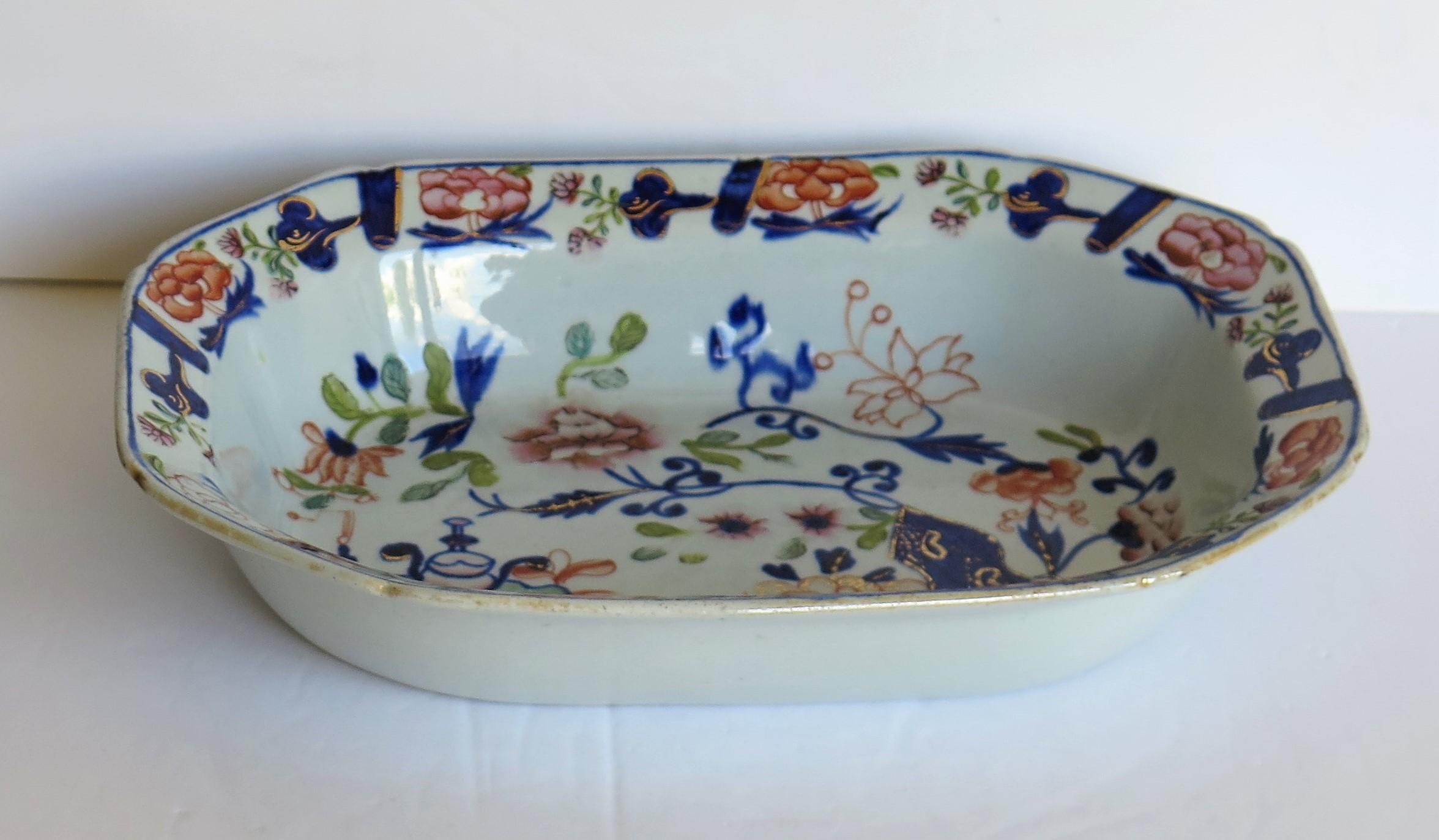 English Georgian Masons Ironstone Serving Dish or Bowl in chinoiserie pattern, Ca 1815 For Sale