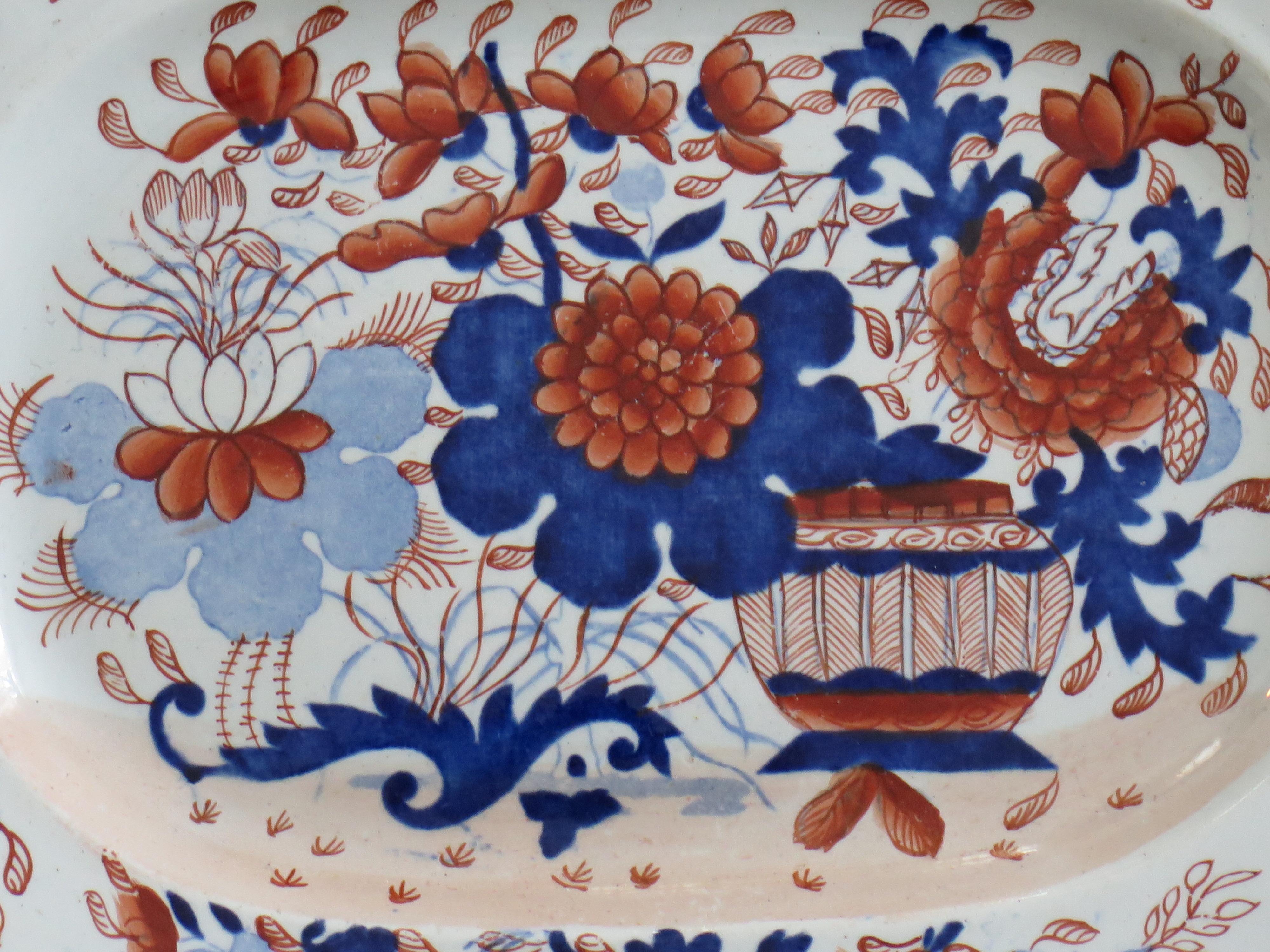 Plato georgiano de Mason's Ironstone con diseño de cesta japonesa, hacia 1818 en venta 1