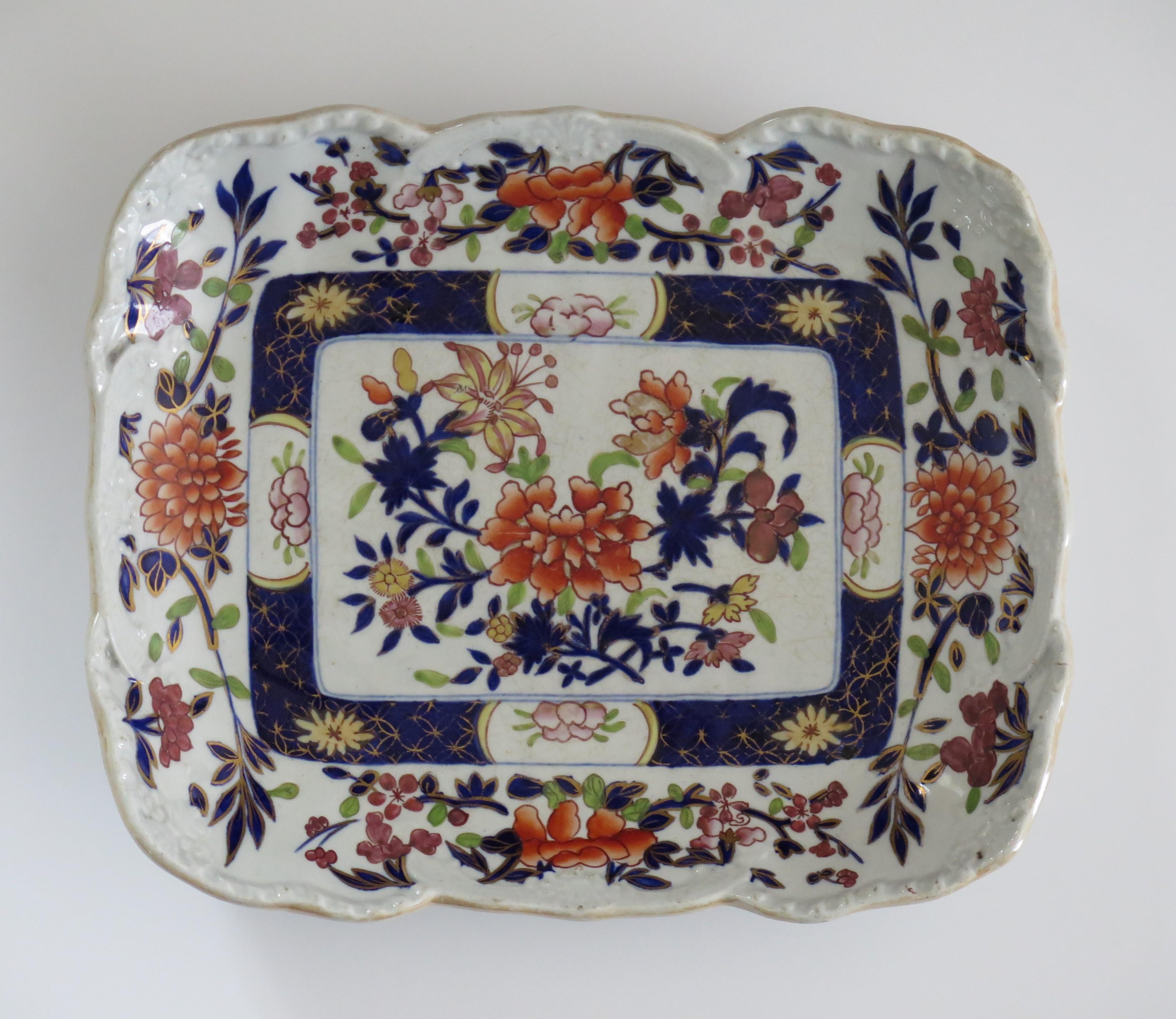 This is a very decorative Mason's Ironstone Platter produced by the Mason's factory at Lane Delph, Staffordshire, England, circa 1820.

The platter is rectangular with a wavy edge and having a moulded edge design.

The plate is beautifully