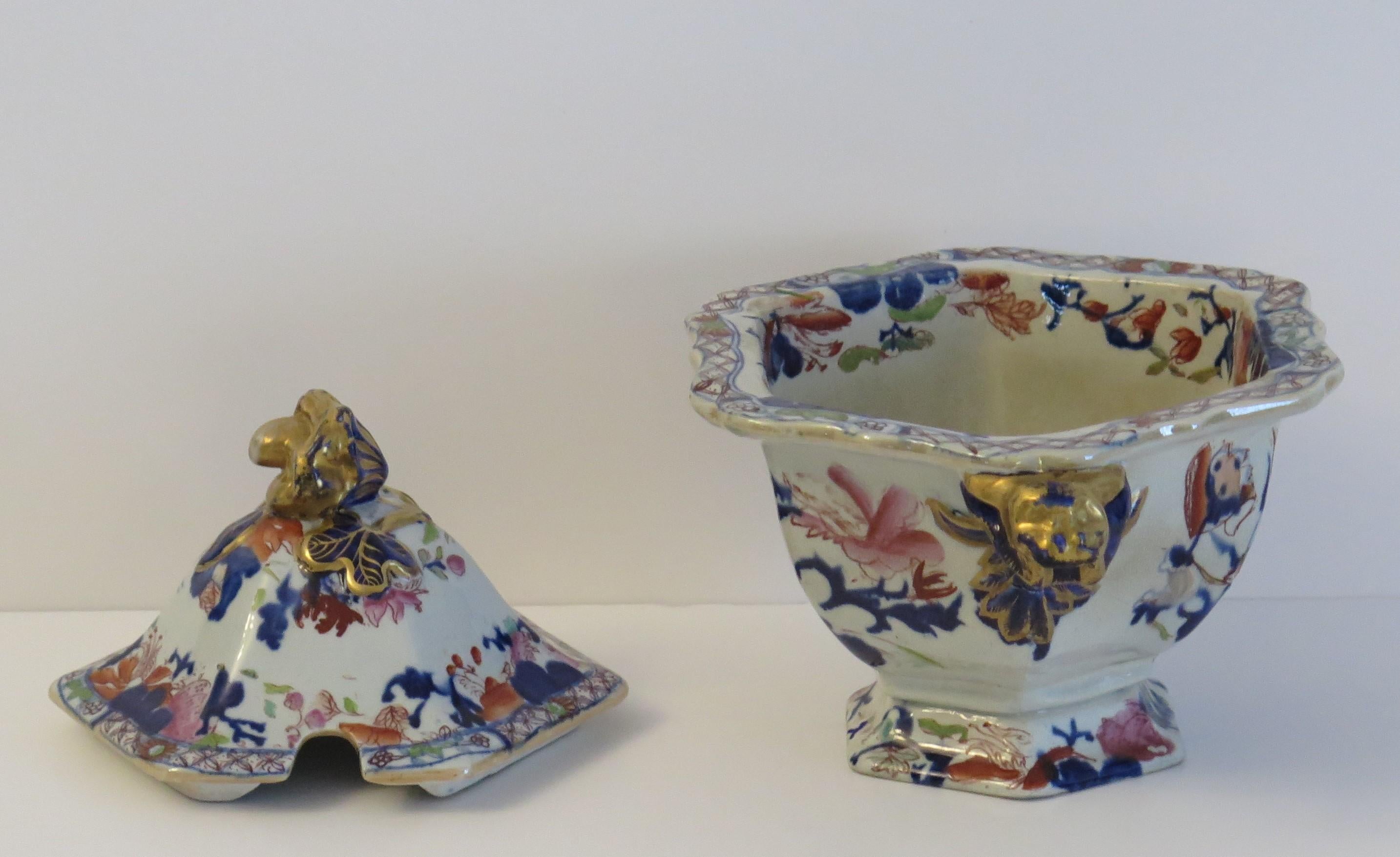 Georgian Mason's Ironstone Sauce Tureen & Lid Gilded Water Lily Pattern, Ca 1820 In Good Condition For Sale In Lincoln, Lincolnshire
