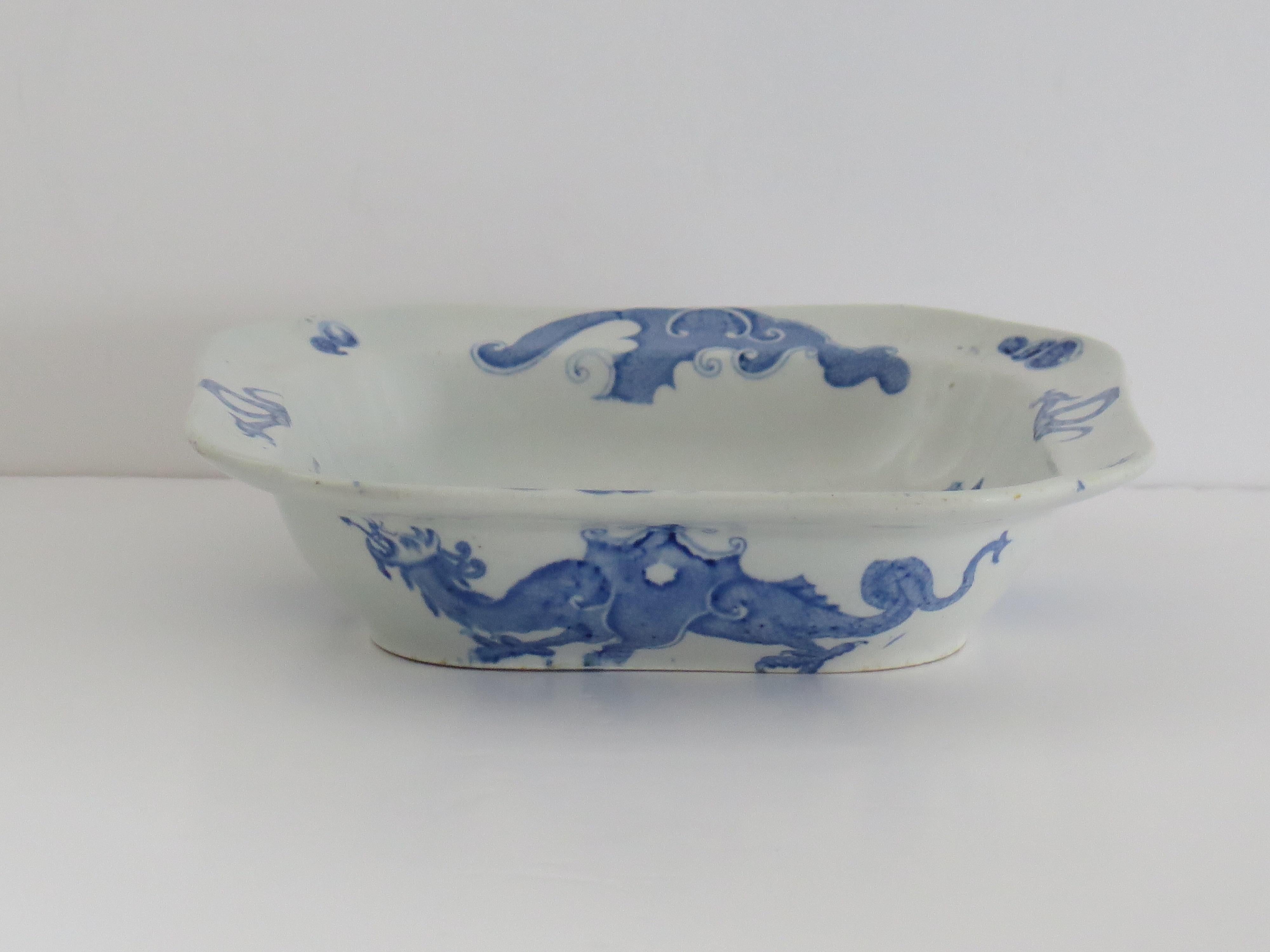 Plato y tapa georgianos de Mason's Ironstone en forma de dragón chino, ca. 1818 en venta 2