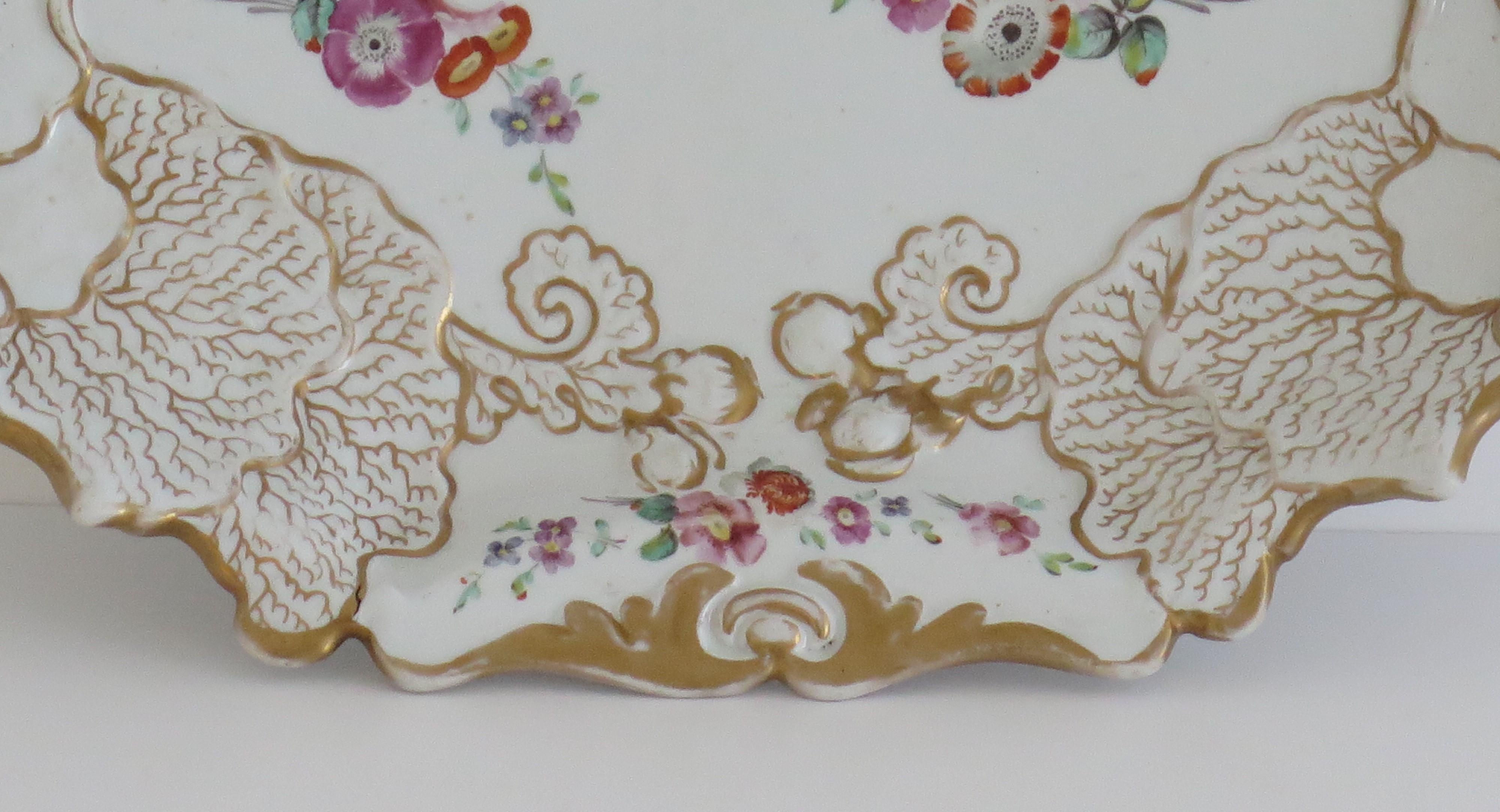 English Georgian Mason's Ironstone Serving Dish Floral Spays Cabbage Leaf Ptn, Ca 1818 For Sale