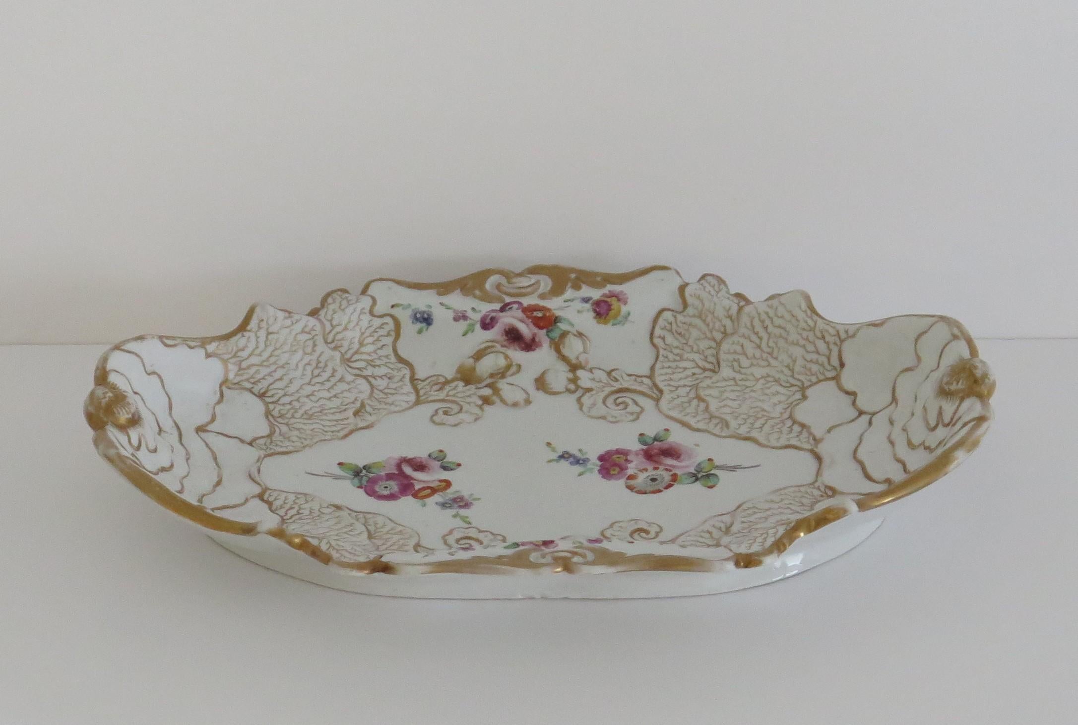 Georgianische Mason's Ironstone-Servierschale aus Eisenstein mit Blumenstreifen und Cabbage-Blumen Ptn, ca. 1818 im Angebot 1