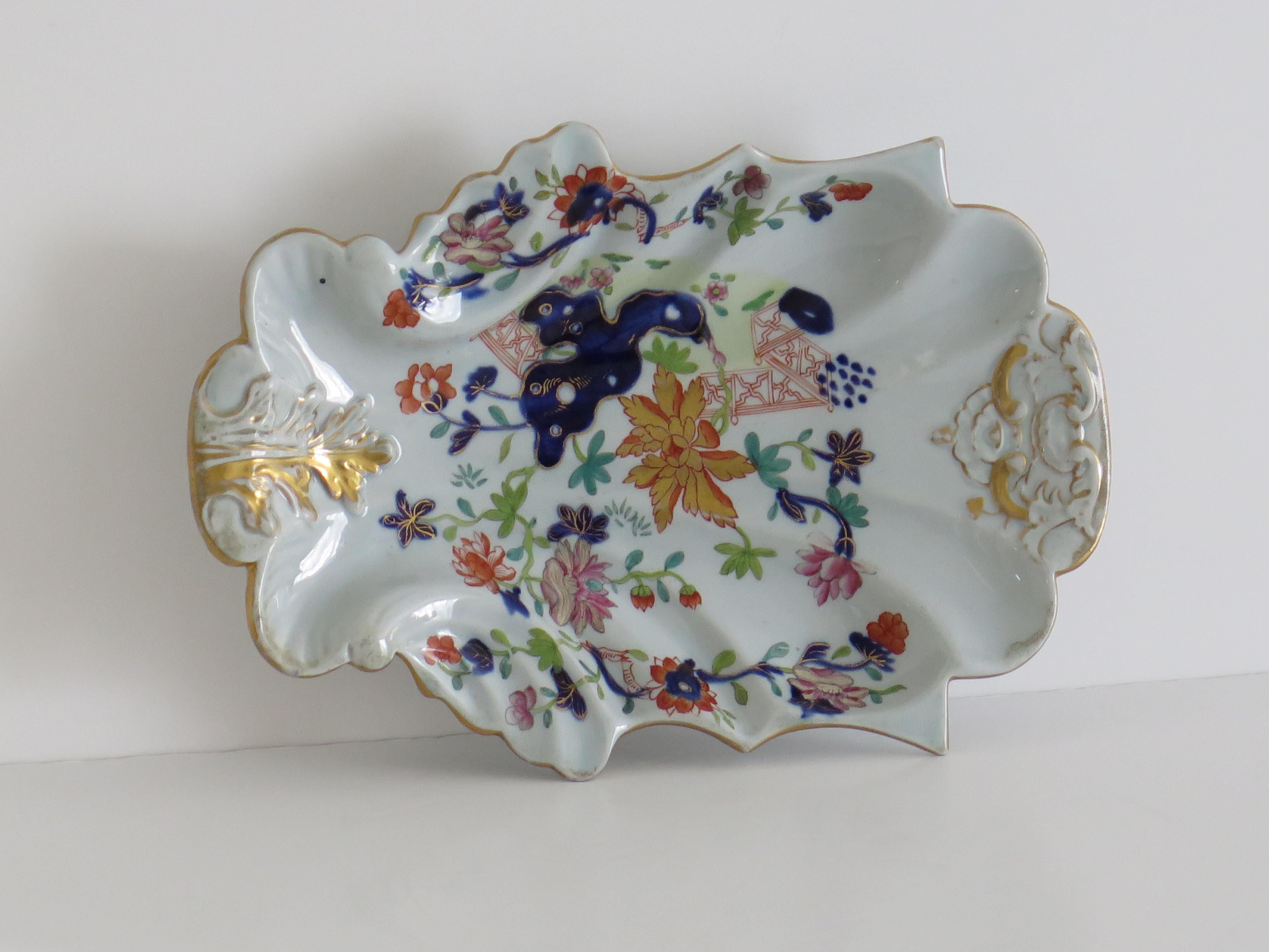 Chinoiserie Georgian Masons Ironstone Serving Dish in Fence Rock & Tree gilded Ptn, Ca 1818 For Sale