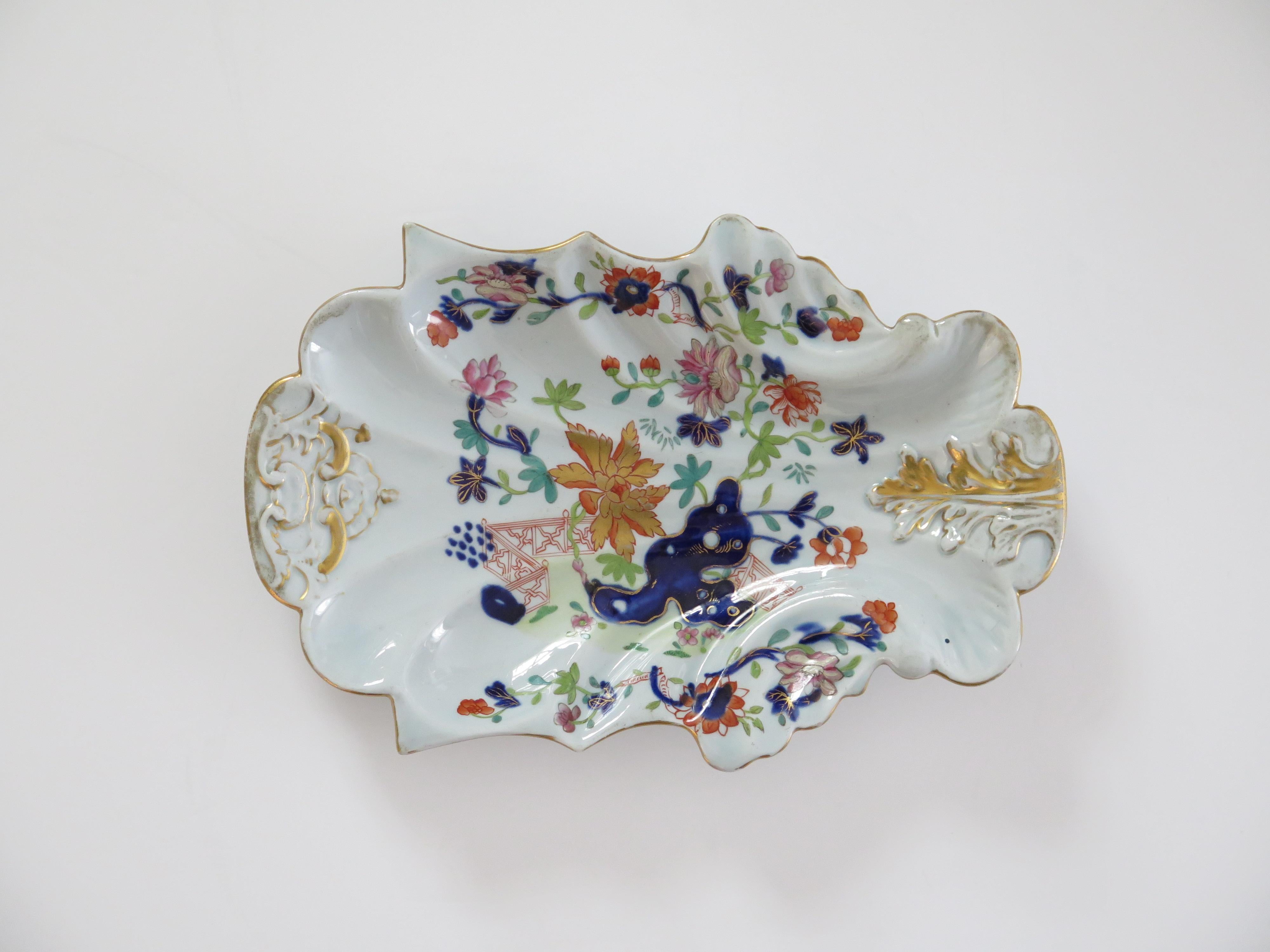 Georgian Masons Ironstone Serving Dish in Fence Rock & Tree gilded Ptn, Ca 1818 In Good Condition For Sale In Lincoln, Lincolnshire