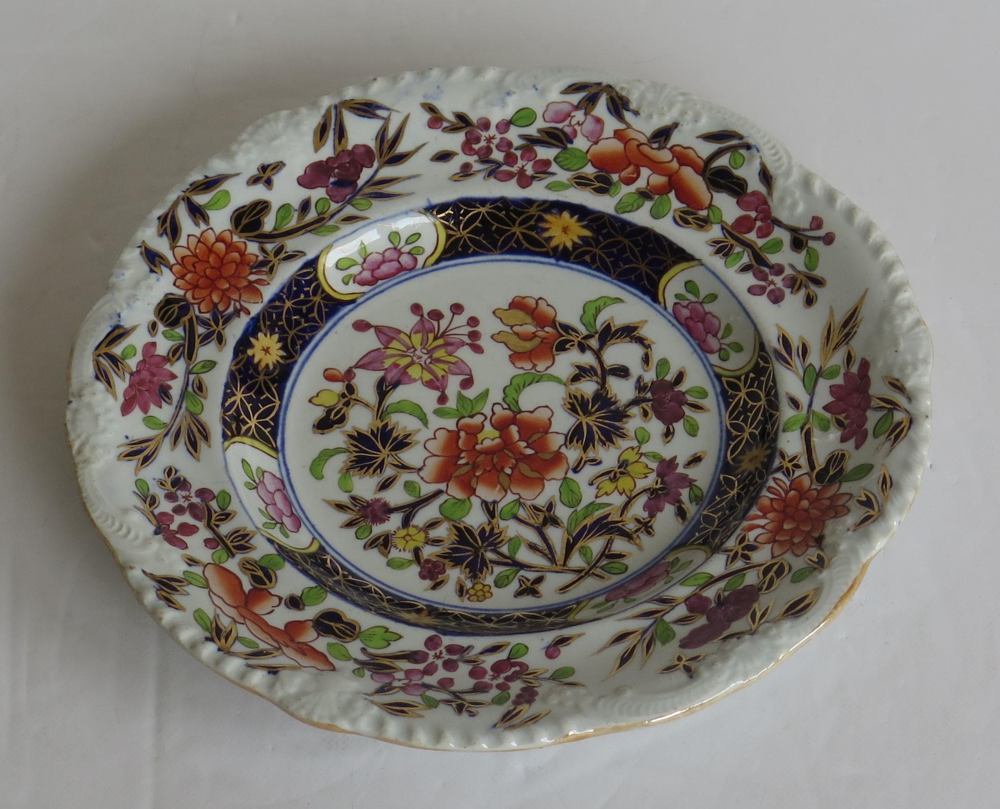 Assiette d'appoint géorgienne Mason's Ironstone incrustée de nombreuses fleurs du Japon Ptn, vers 1815 en vente 4