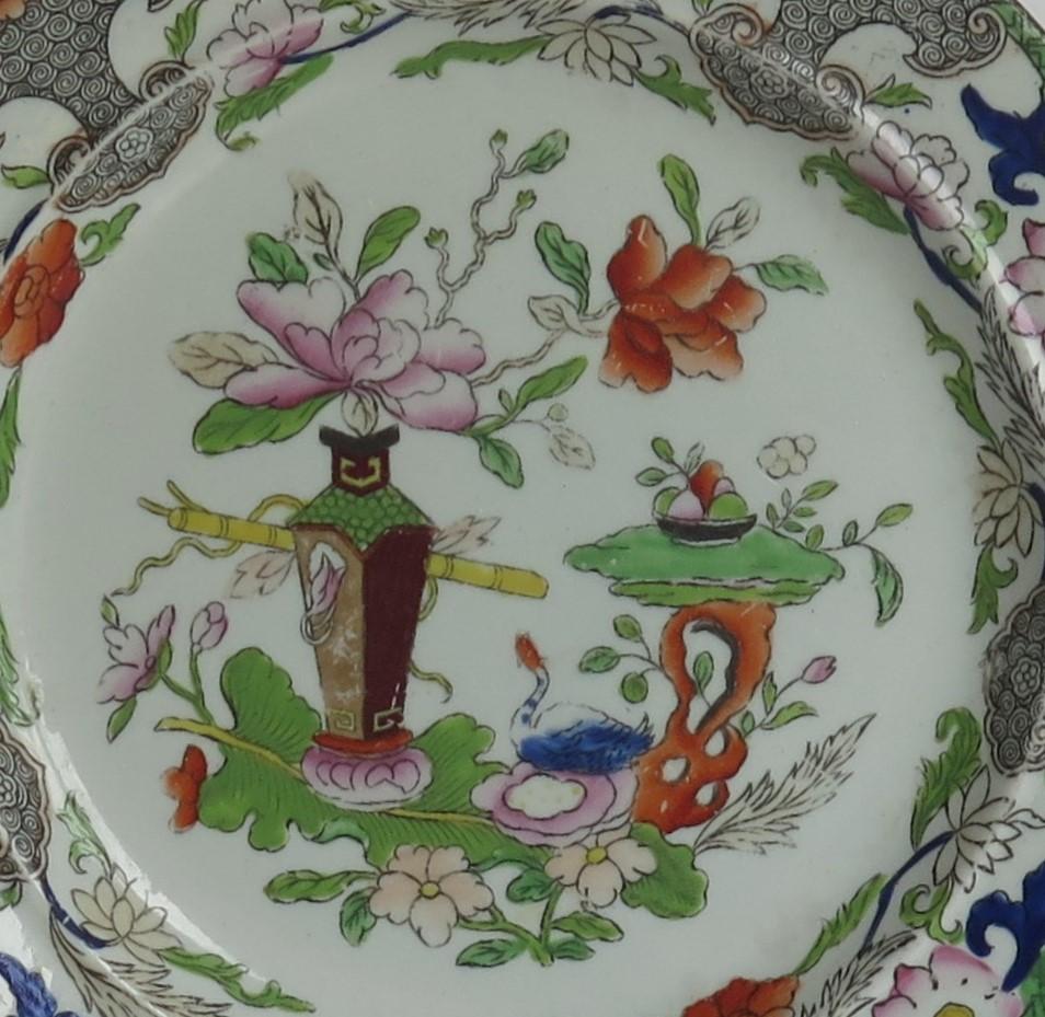 Georgianischer Mason's Ironstone-Beistellteller aus Eisenstein im georgianischen Tisch- und Blumentopfmuster, um 1818 im Angebot 2