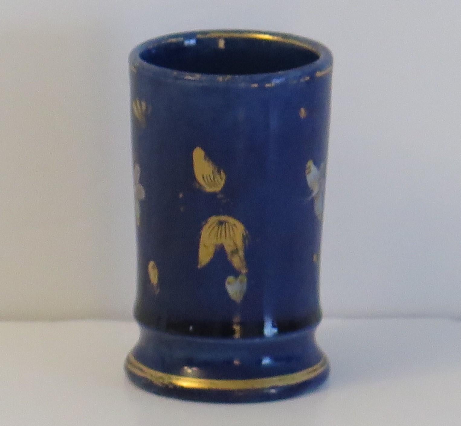 Anglais Vase de dversement en pierre de fer gorgienne  Mason  en papillons de Mazarine Ptn, vers 1818 en vente