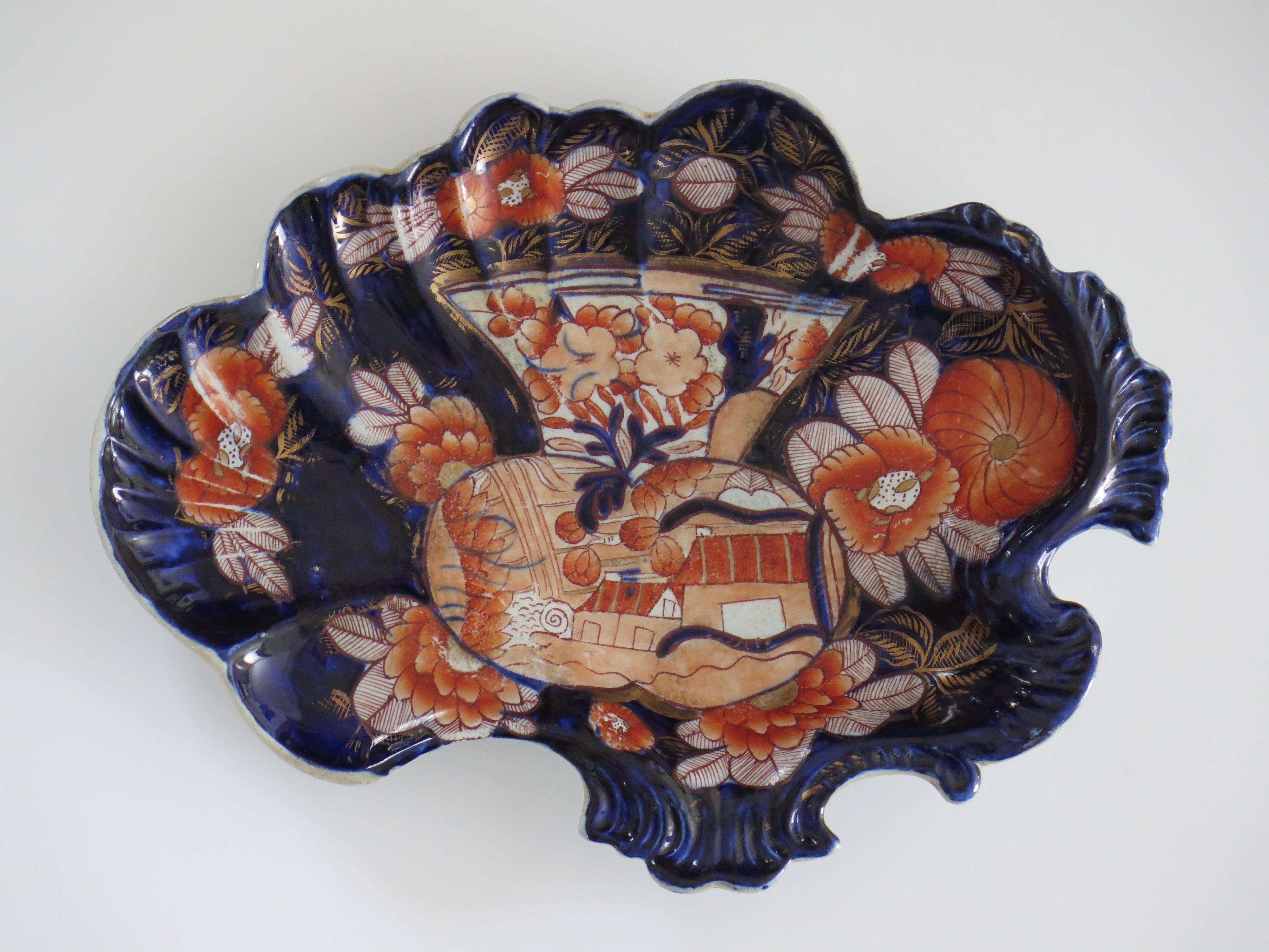 Hand-Painted Georgian Mason's Ironstone Sweetmeat Dish or Plate in School House Ptn, Ca 1818 For Sale