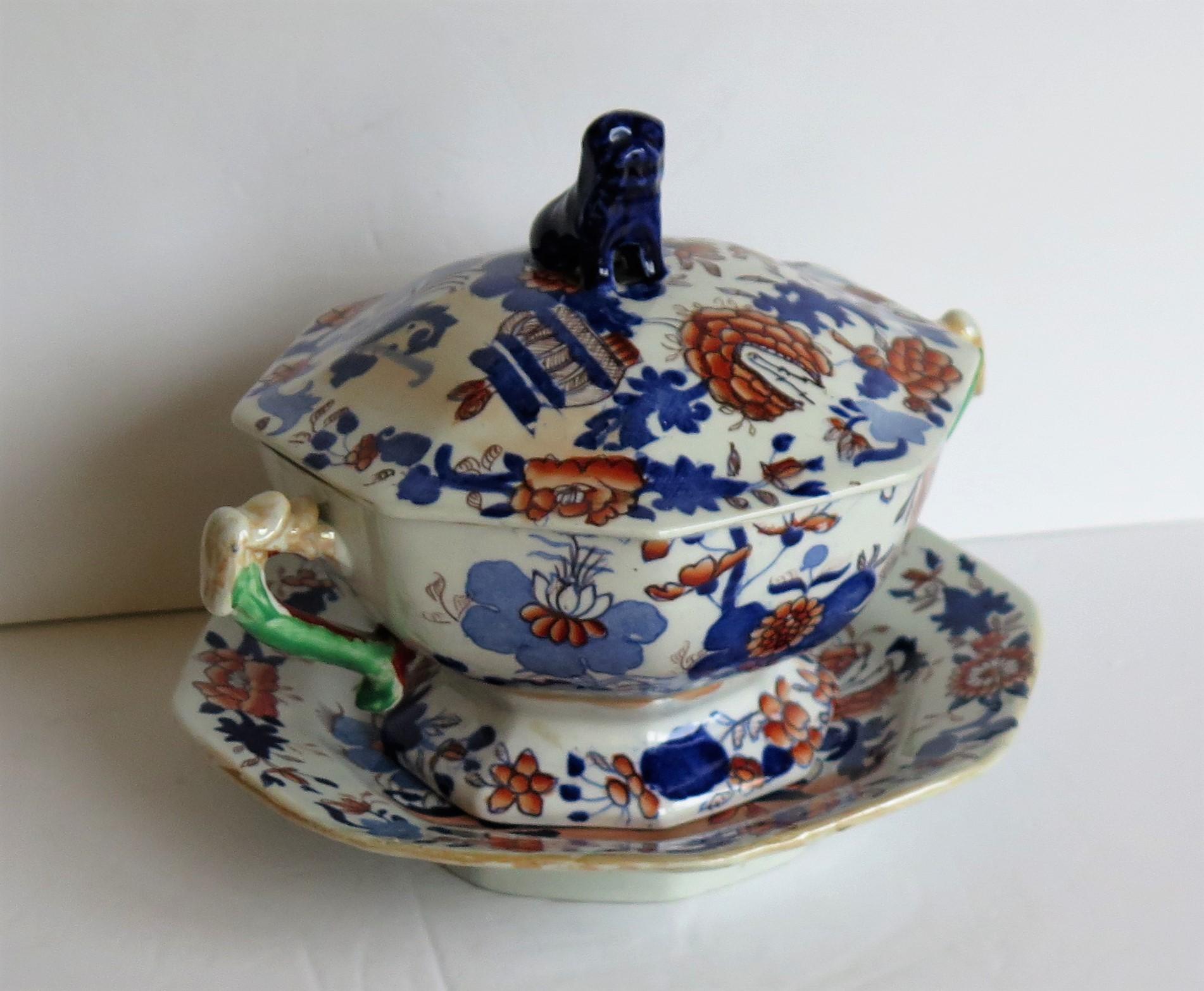 English Georgian Mason's Ironstone Tureen and Lid and Stand Japan Basket Pattern, C 1820