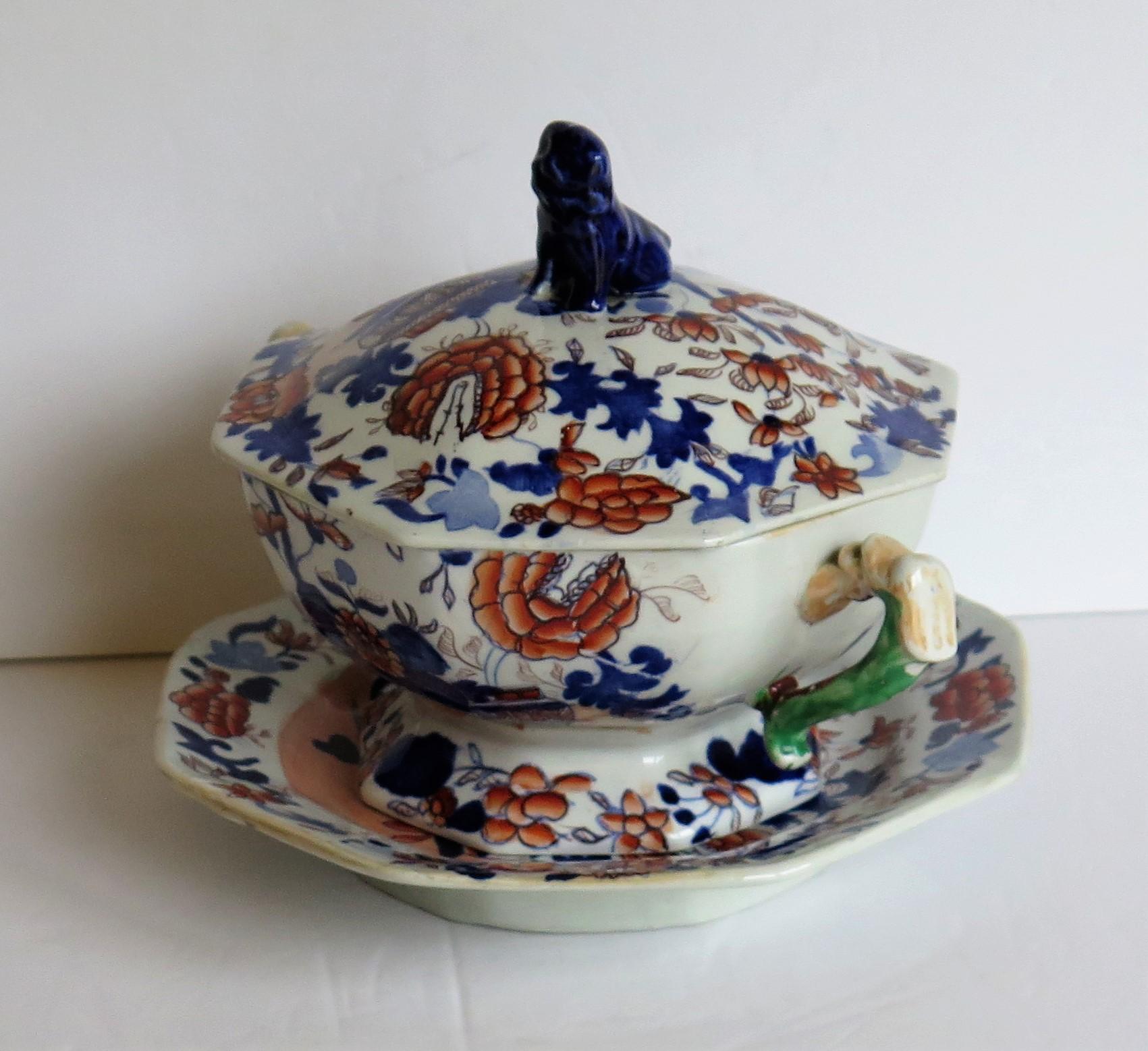 Georgian Mason's Ironstone Tureen and Lid and Stand Japan Basket Pattern, C 1820 In Good Condition In Lincoln, Lincolnshire