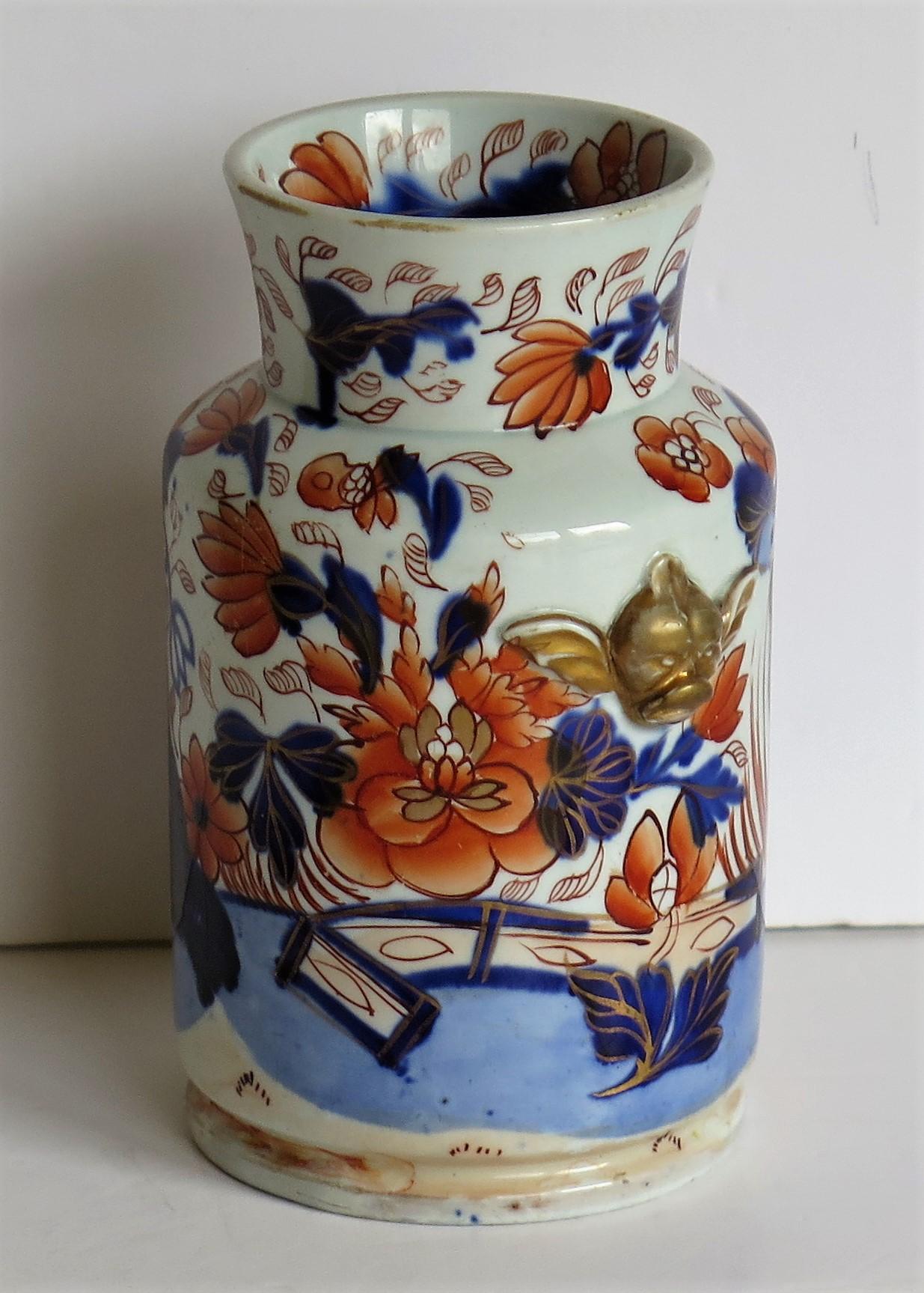 Georgian Mason's Ironstone Vase or Jar in Gilded Fence Japan Pattern, circa 1815 3