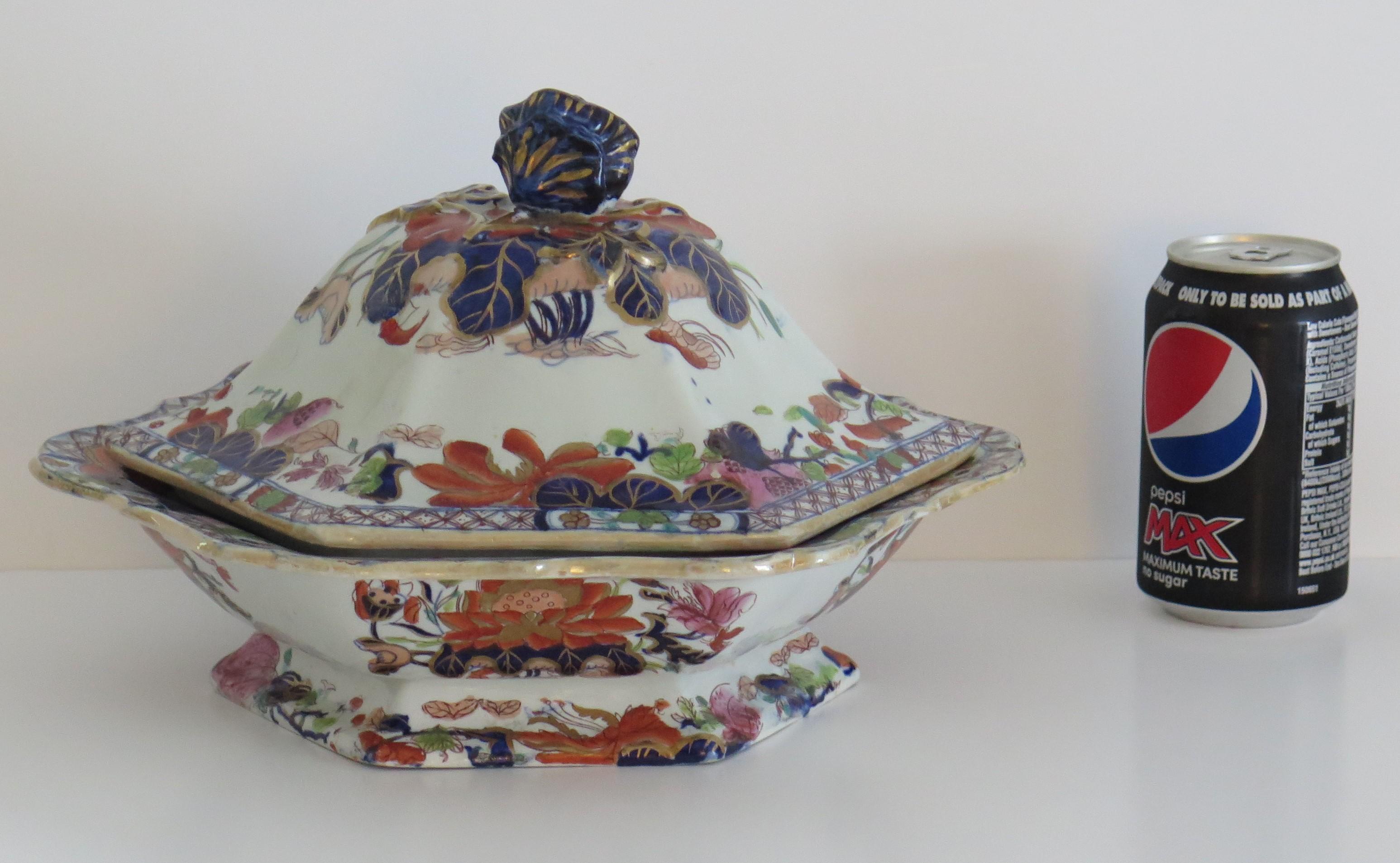 Zuppiera per verdure in pietra di Mason's Ironstone georgiana e coperchio con ninfea dorata, 1820 ca. 1