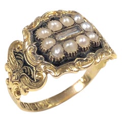 Bague commémorative géorgienne Memento en or et sertie de pierres précieuses