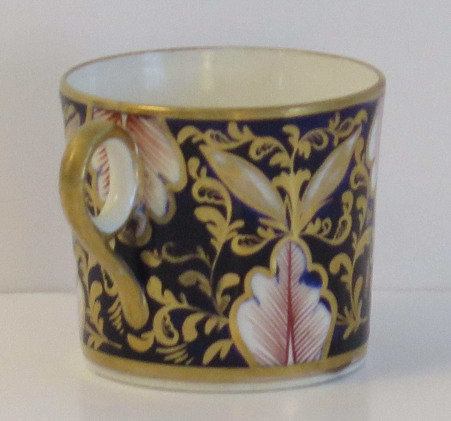 English Georgian Minton Porcelain Coffee Can Hand Painted in Pattern 641, Ca 1805 For Sale