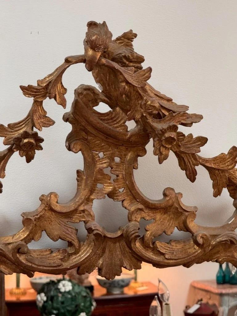Carved, Gilded Georgian Mirror with Phoenix crest, c. 1750 In Good Condition In Charlottesville, VA