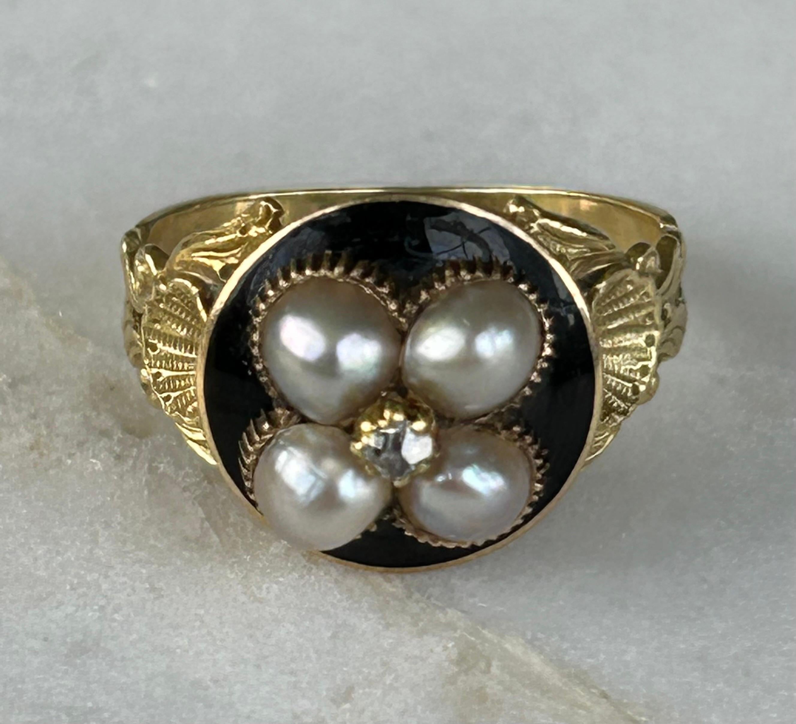 Georgian Natural Pearl, Enamel and Diamond Mourning Ring 18k Gold In Excellent Condition For Sale In Joelton, TN