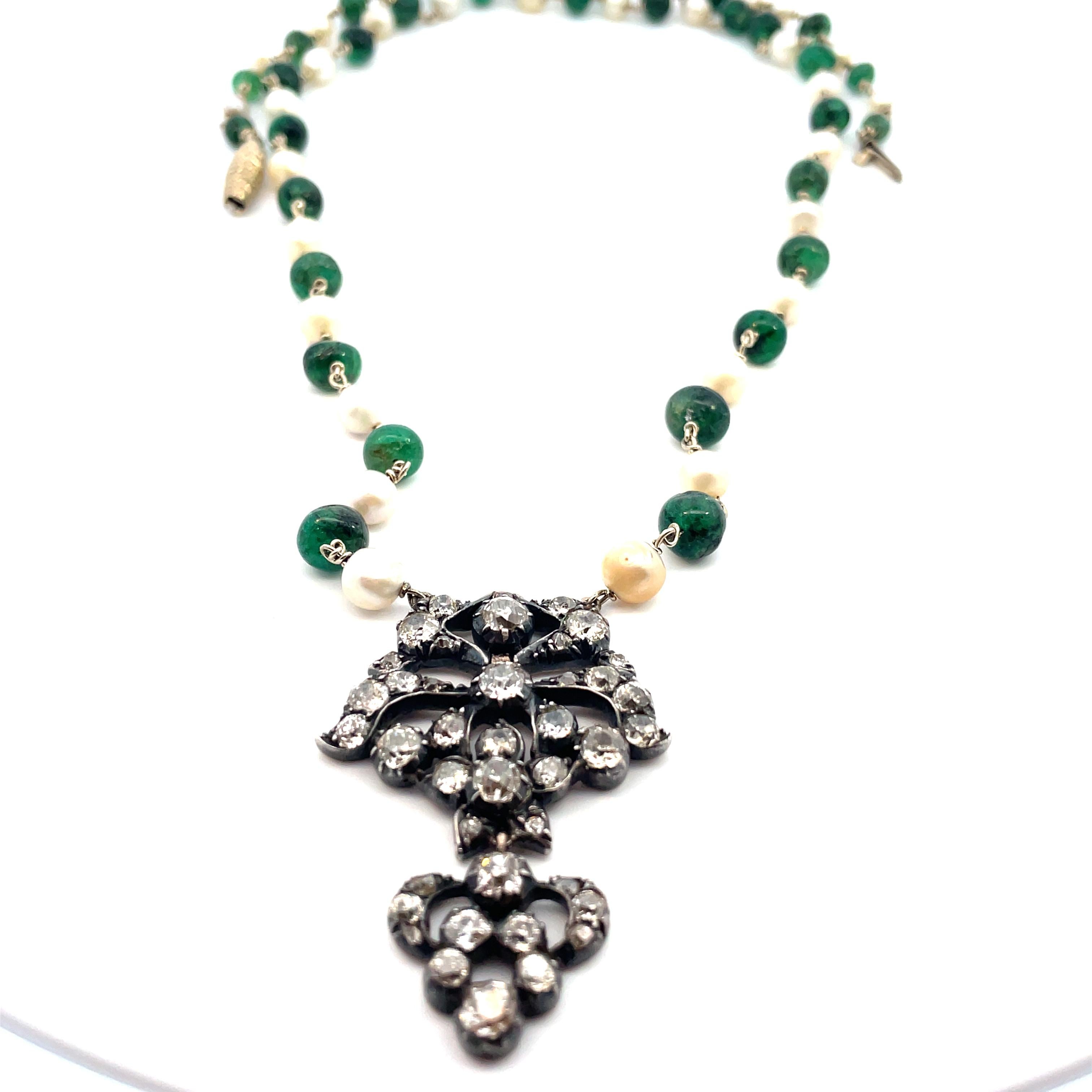 Halskette aus georgianischen Naturperlen und Diamanten im Zustand „Hervorragend“ im Angebot in Milano, IT