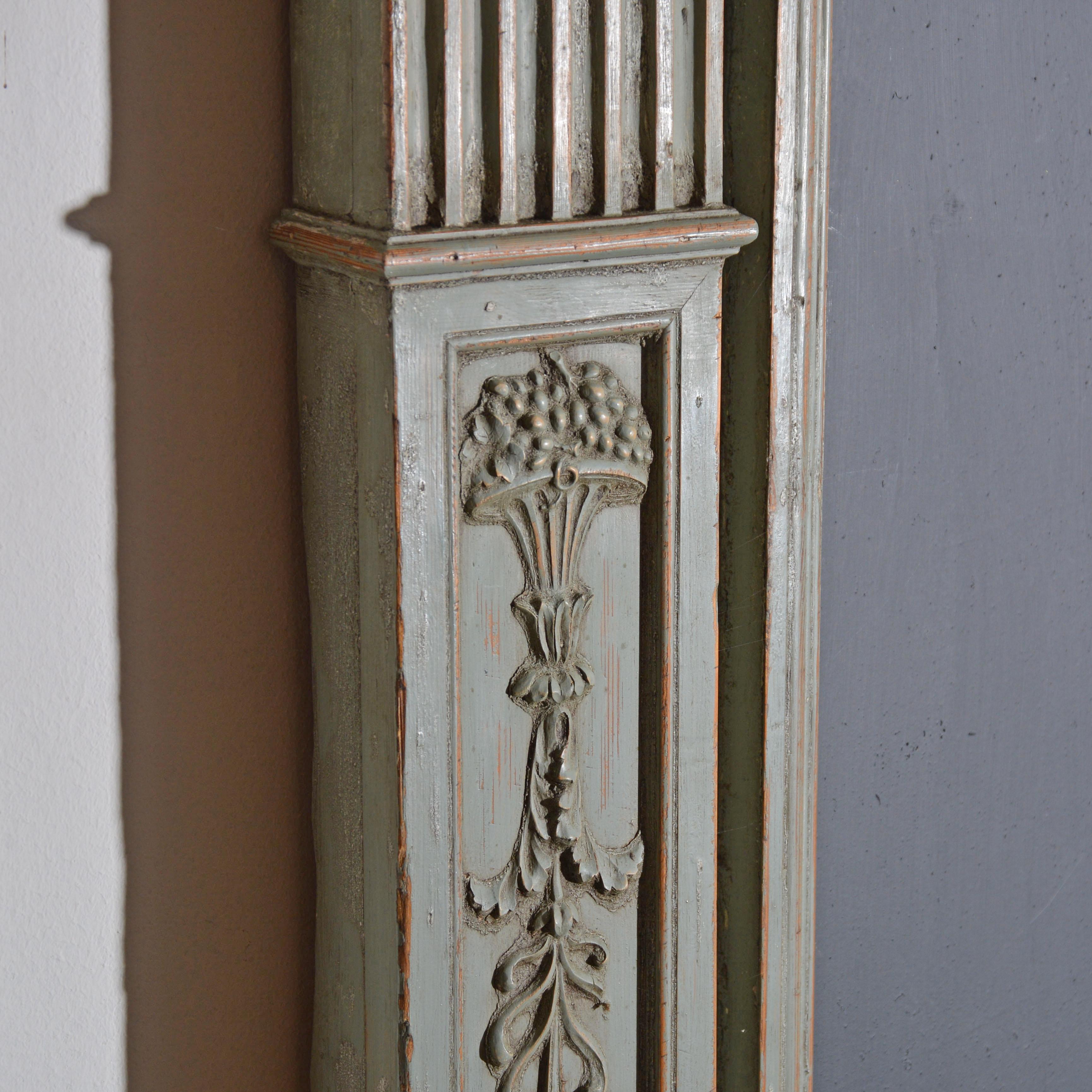 English Georgian neo-classical fireplace chimney piece, or mantle piece For Sale