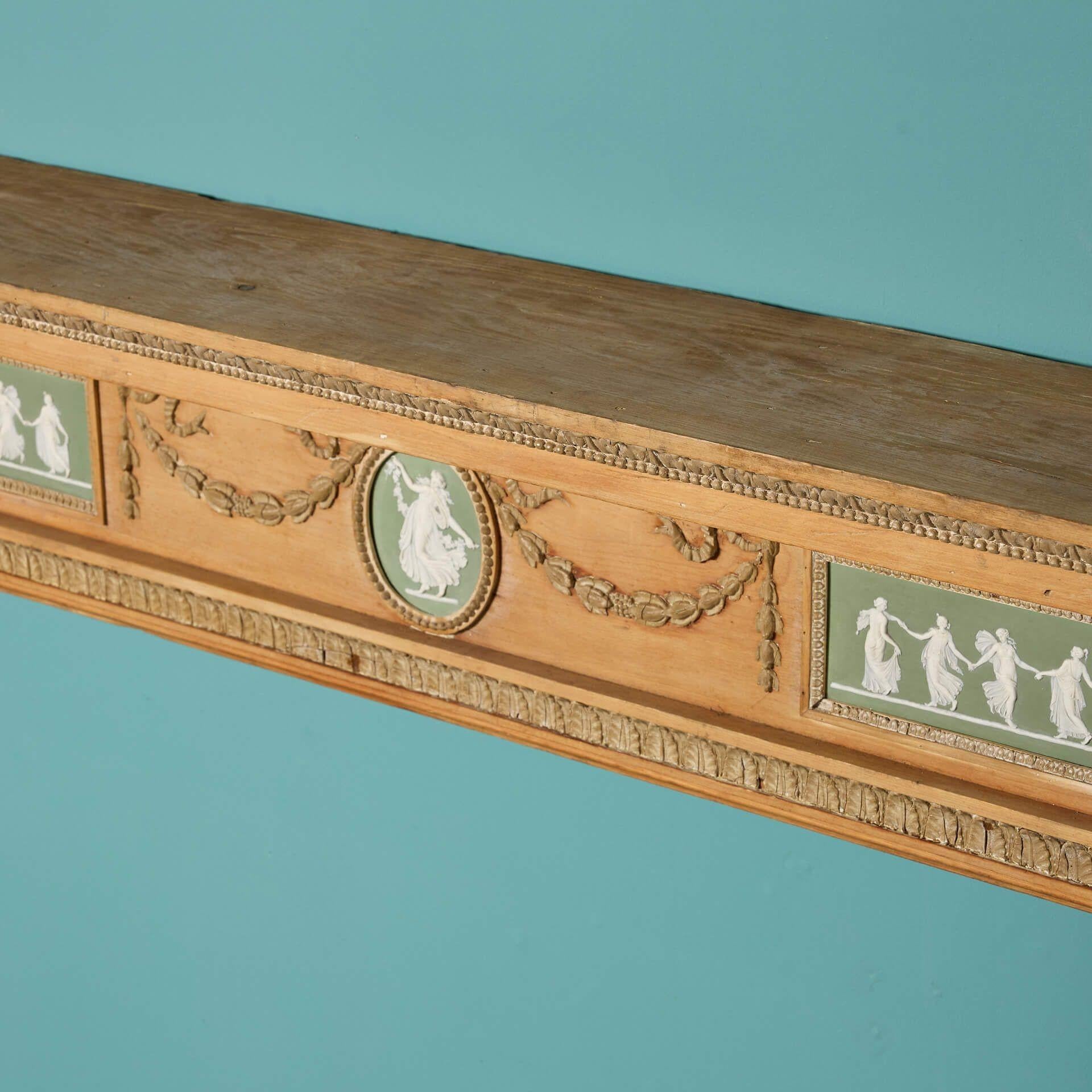 Chimenea neoclásica georgiana con placas de Wedgwood siglo XIX en venta