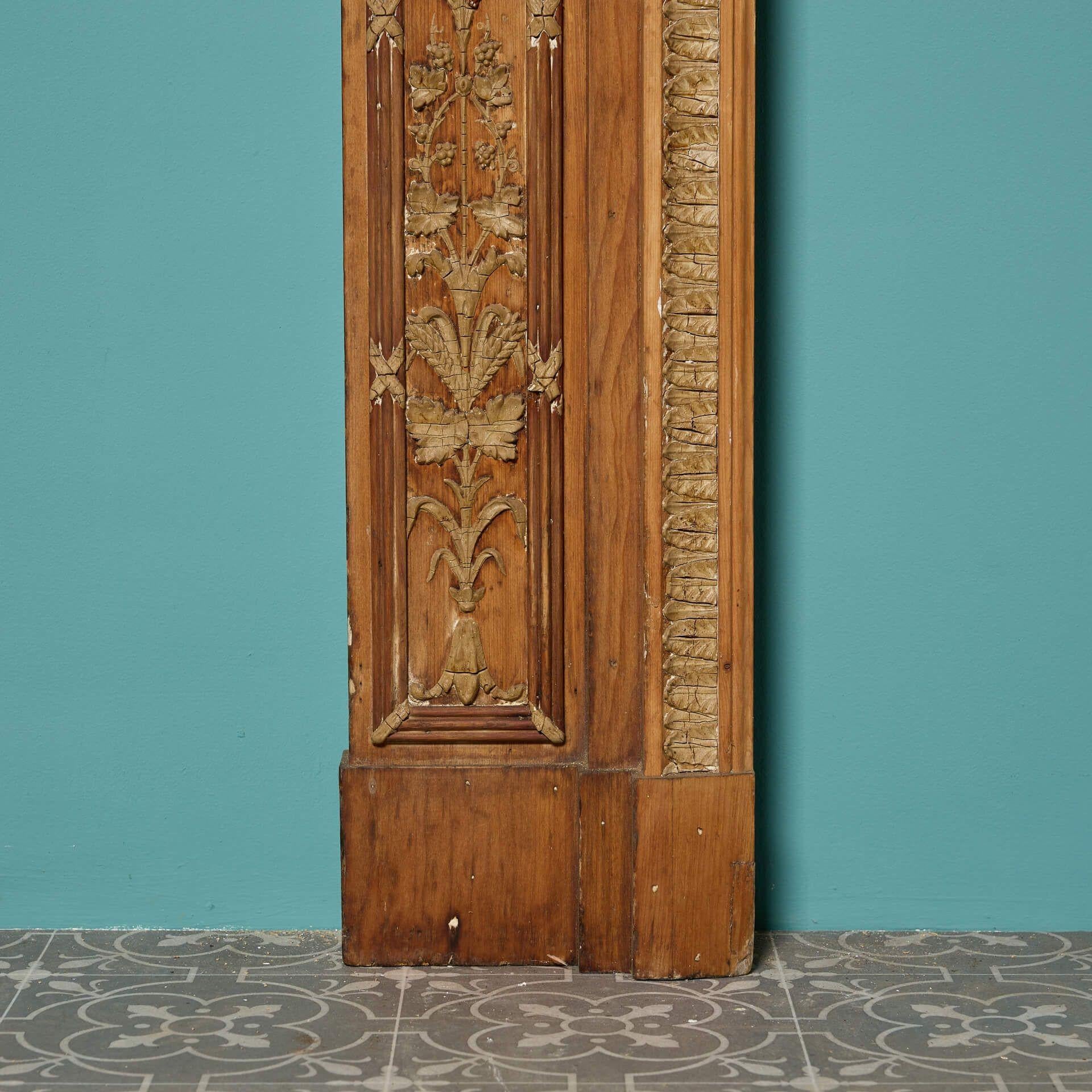 Chimenea neoclásica georgiana con placas de Wedgwood en venta 3