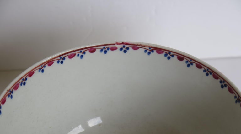 Georgian New Hall Porcelain Bowl Lady with Parasol Pattern No. 20, circa 1790 For Sale 7