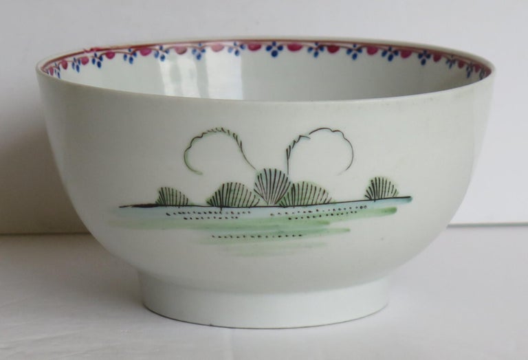 Georgian New Hall Porcelain Bowl Lady with Parasol Pattern No. 20, circa 1790 For Sale 1