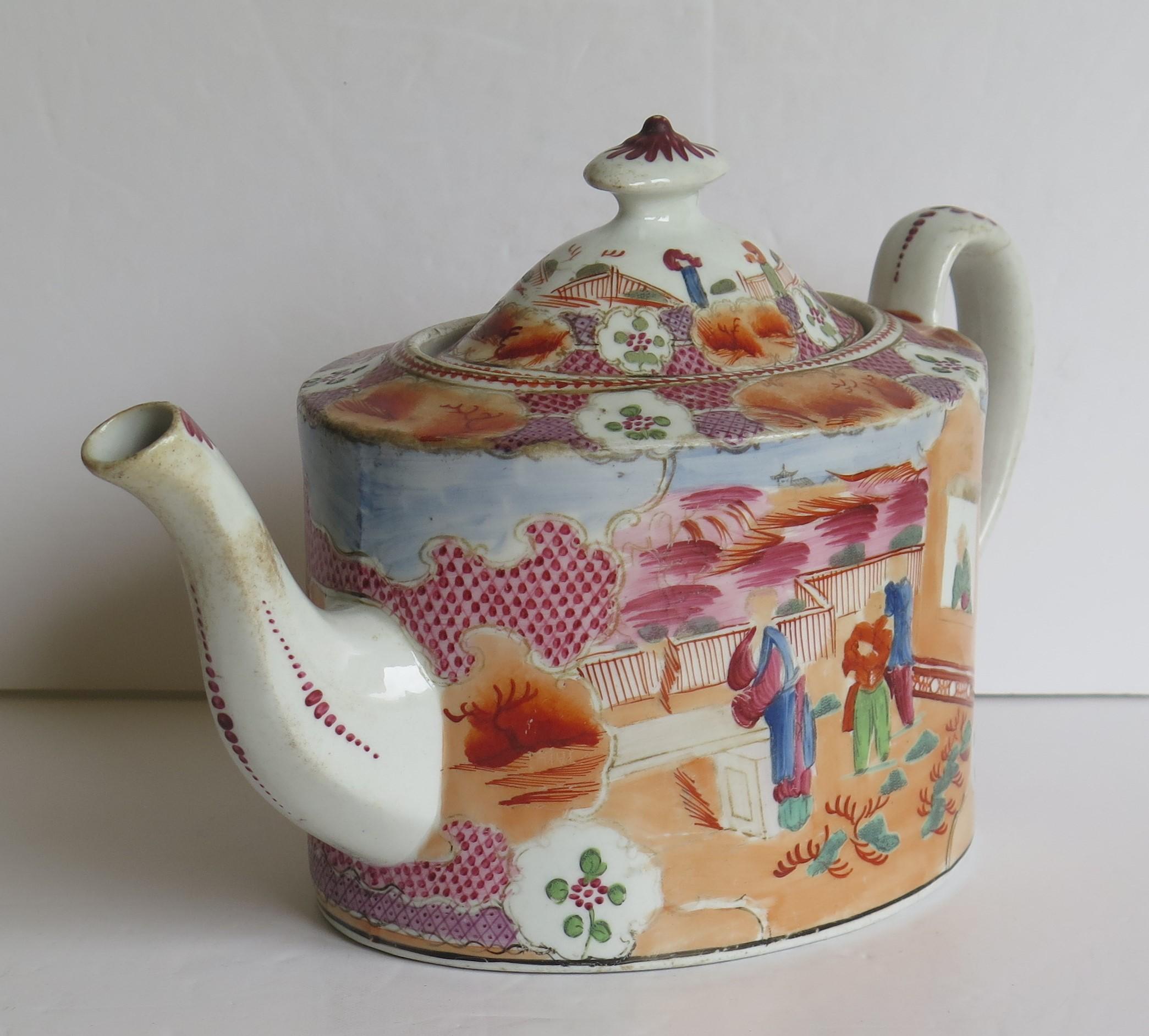 19th Century Georgian New Hall Porcelain Oval Teapot with Boy in Window Pattern 425, Ca 1802 For Sale