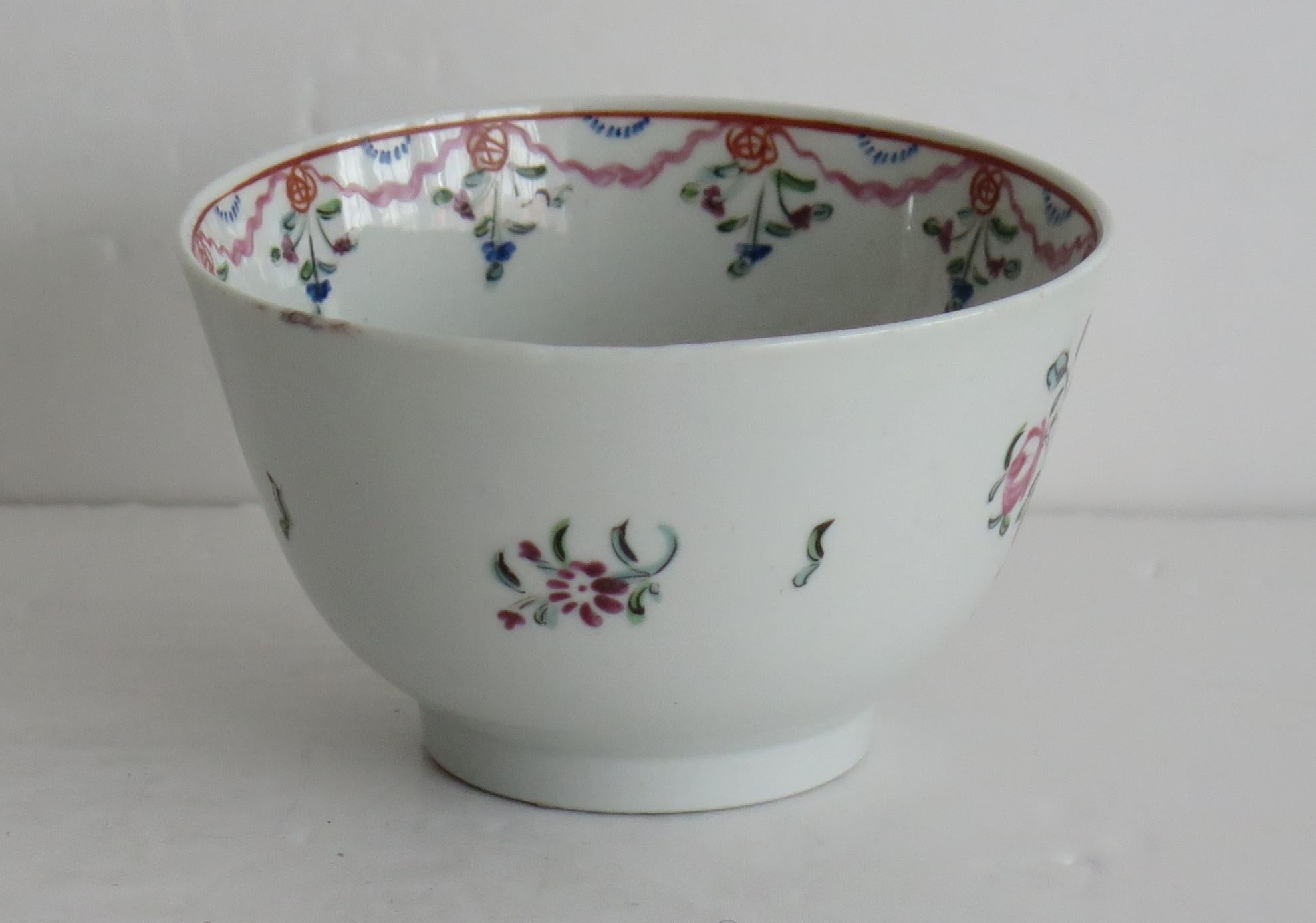 English Georgian Newhall Porcelain Tea Bowl & Saucer Hand Painted, Circa 1800 For Sale