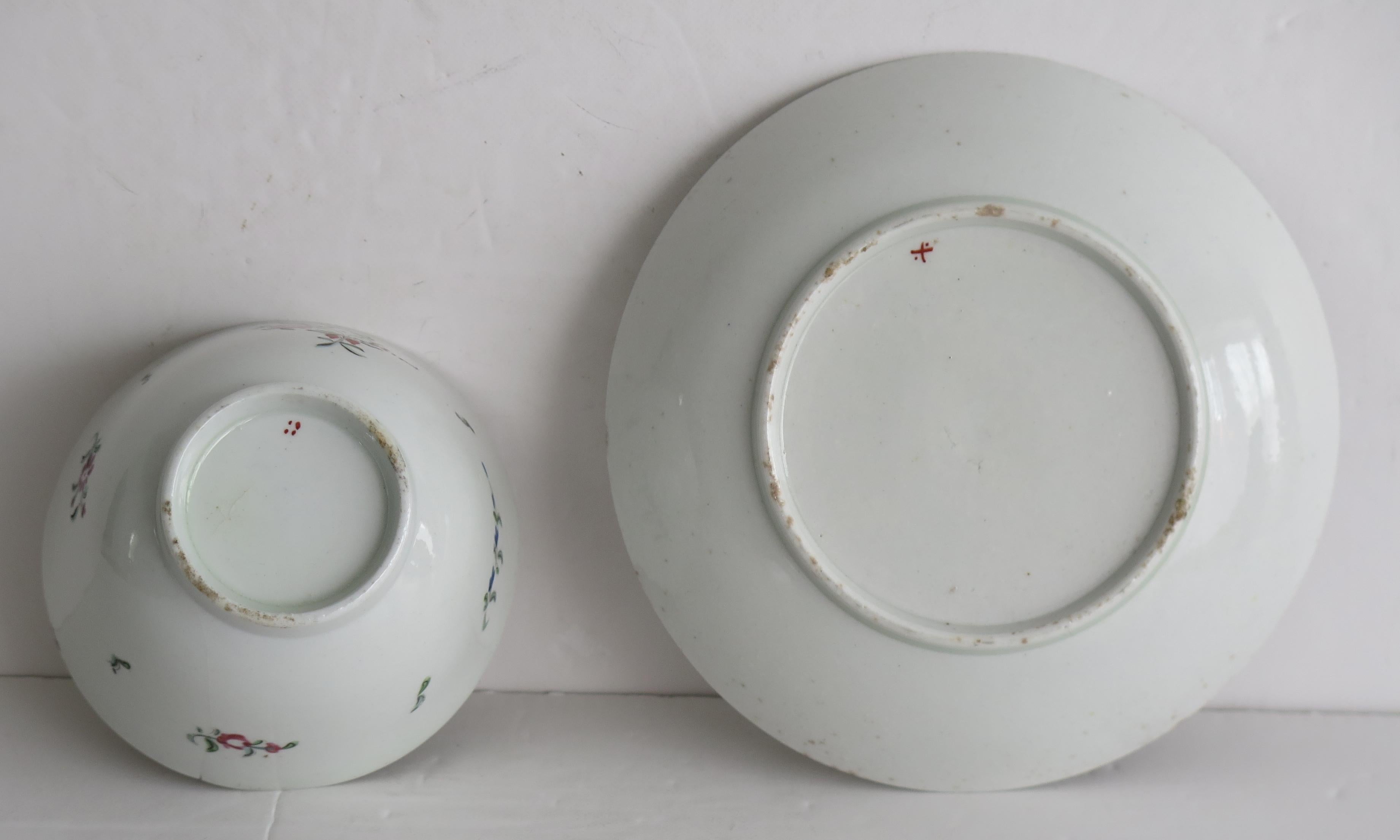 Georgian Newhall Porcelain Tea Bowl & Saucer Hand Painted, Circa 1800 For Sale 1