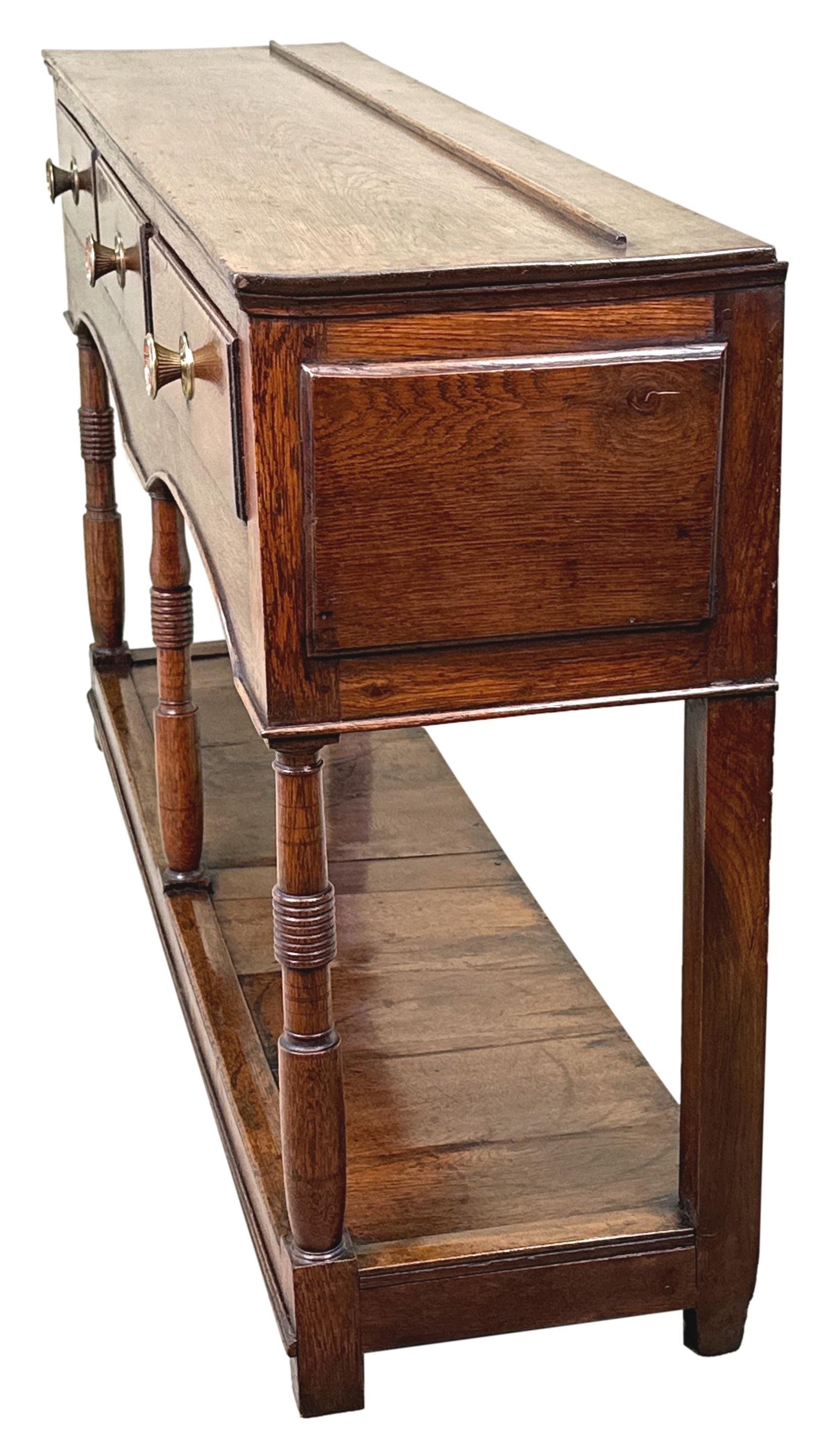 Georgian Oak 18th Century Potboard Dresser Base In Good Condition In Bedfordshire, GB
