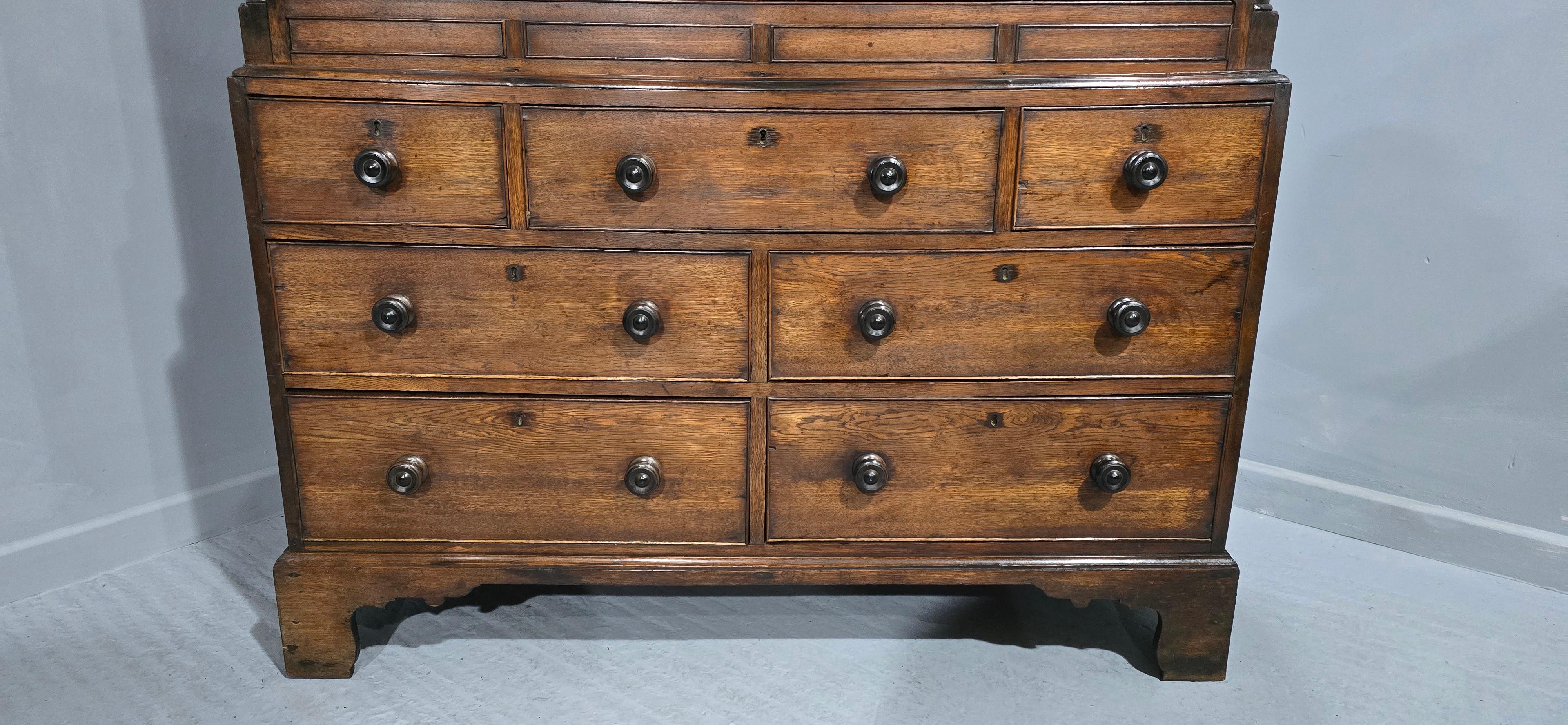 Armoire à provisions en chêne et orme de style géorgien en vente 5
