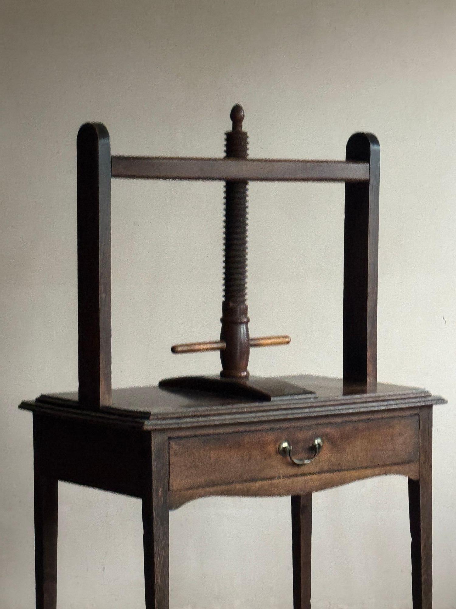 Georgian oak book press table For Sale 7