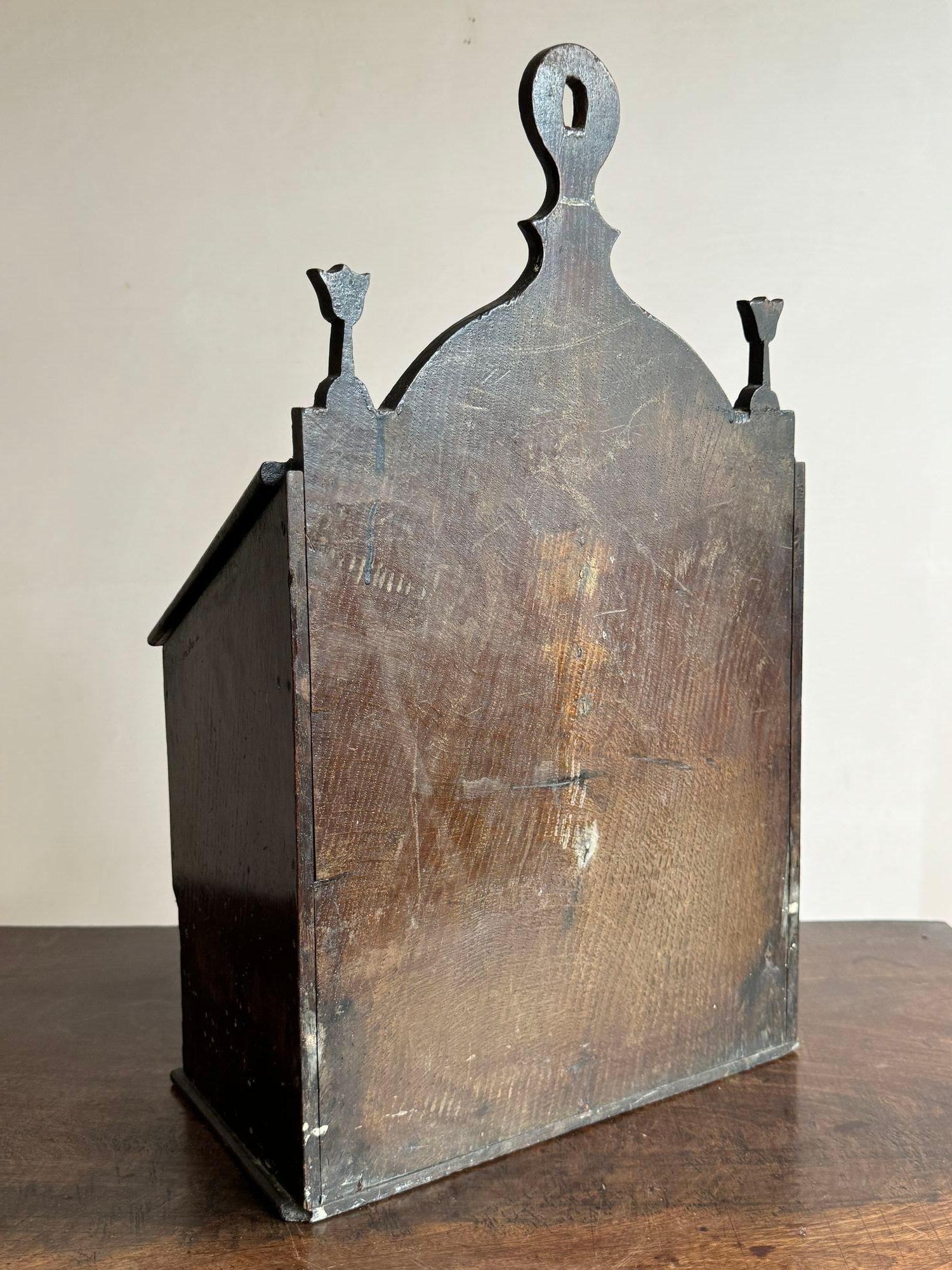 Caja para velas y sal de roble georgiano siglo XVIII en venta