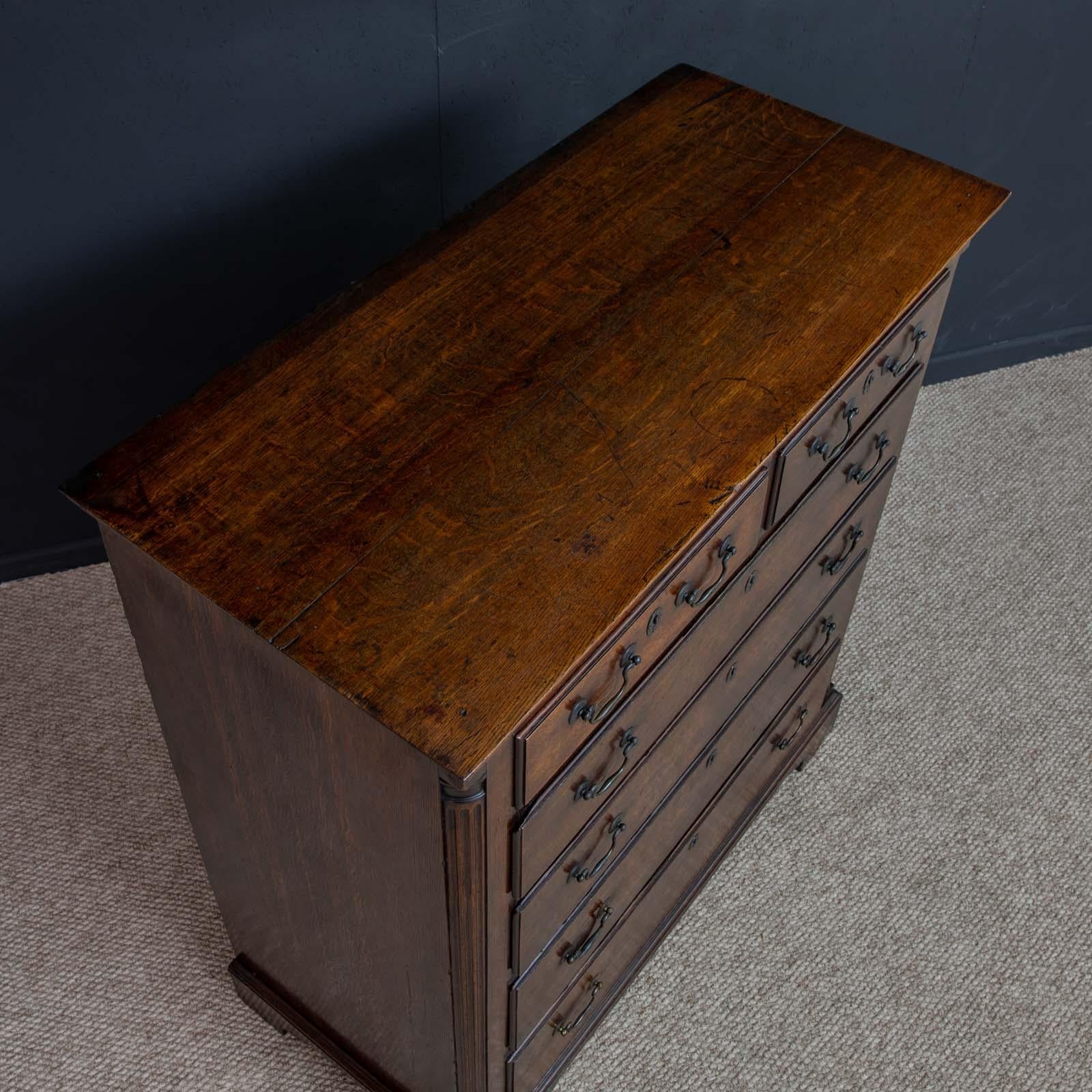 Georgian Oak Chest of Drawers In Good Condition In Manchester, GB