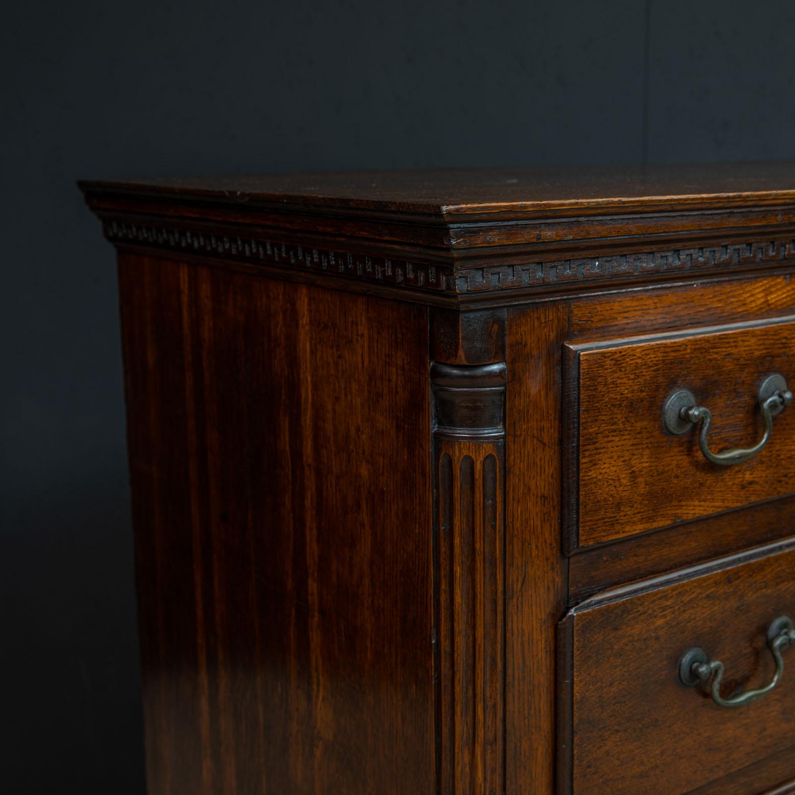 Georgian Oak Chest of Drawers 1