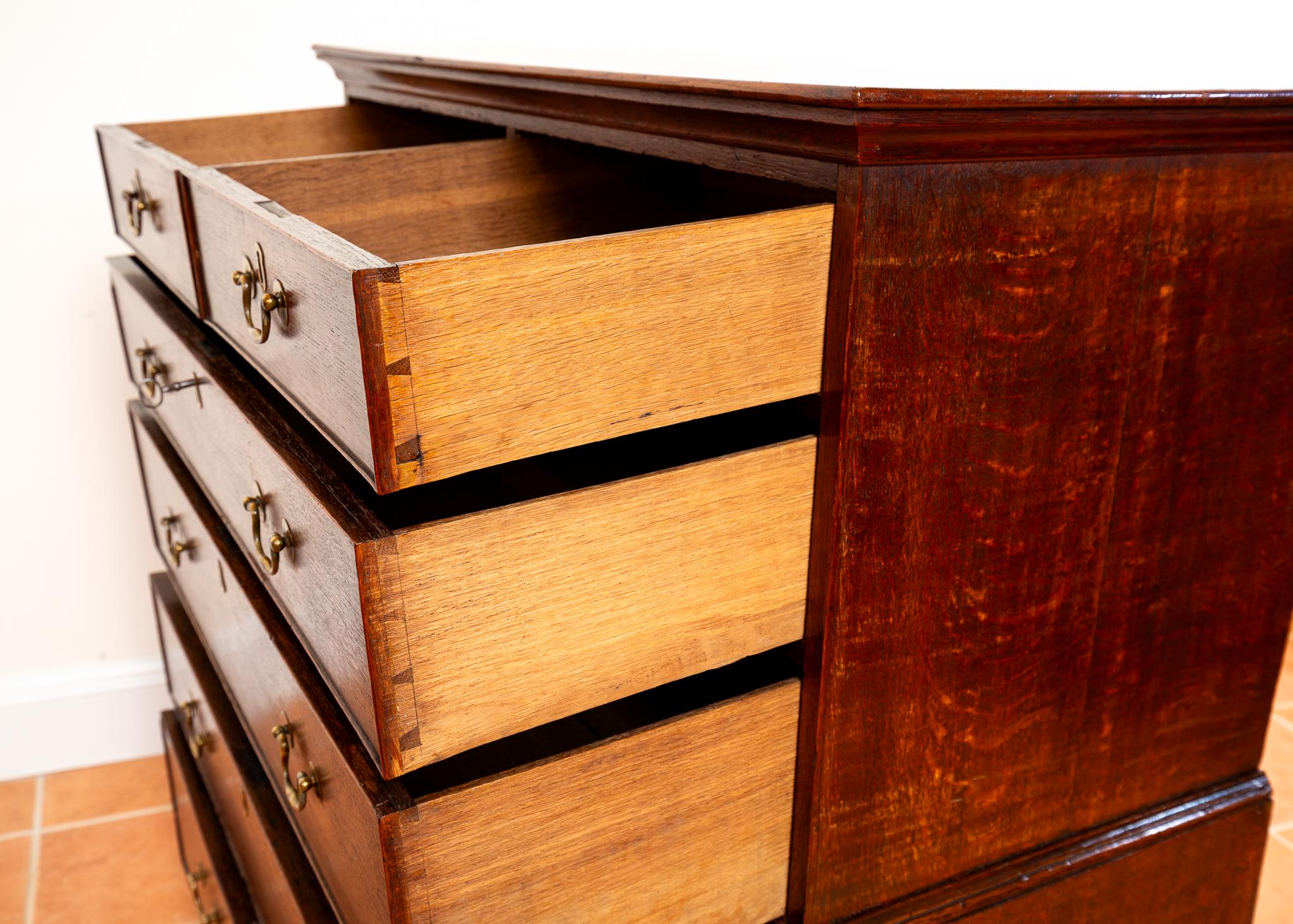 Pecho de roble georgiano en el pecho de cajones 1750 Antiguo Tallboy Country Farmhouse en venta 9