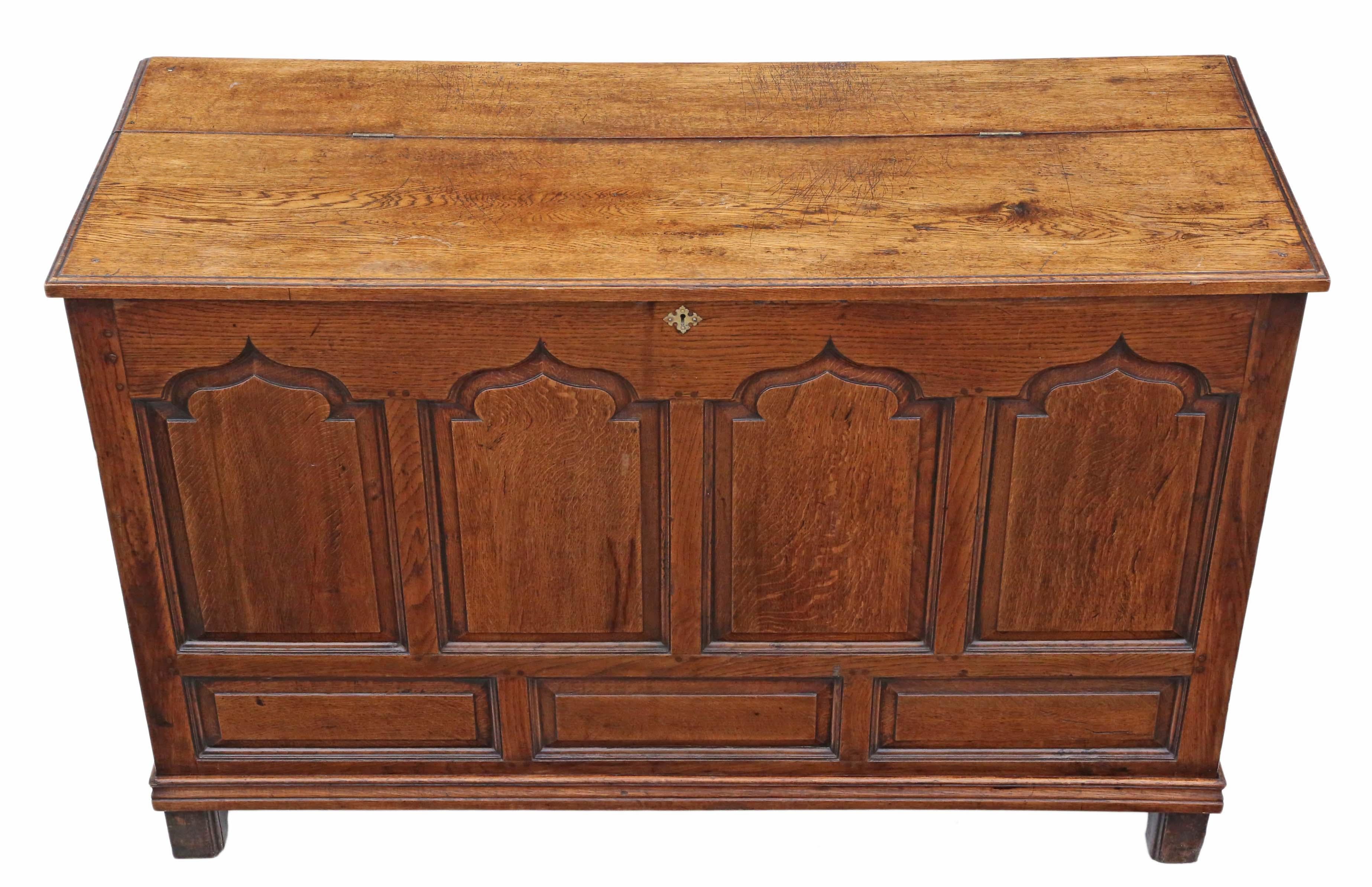 19th century Georgian oak coffer or mule chest.
Solid and strong, with no loose joints. Full of age, character and charm. Lovely mid oak colour.
Would look great in the right location!
Overall maximum dimensions: 146 cm wide, 54 cm deep, 97 cm