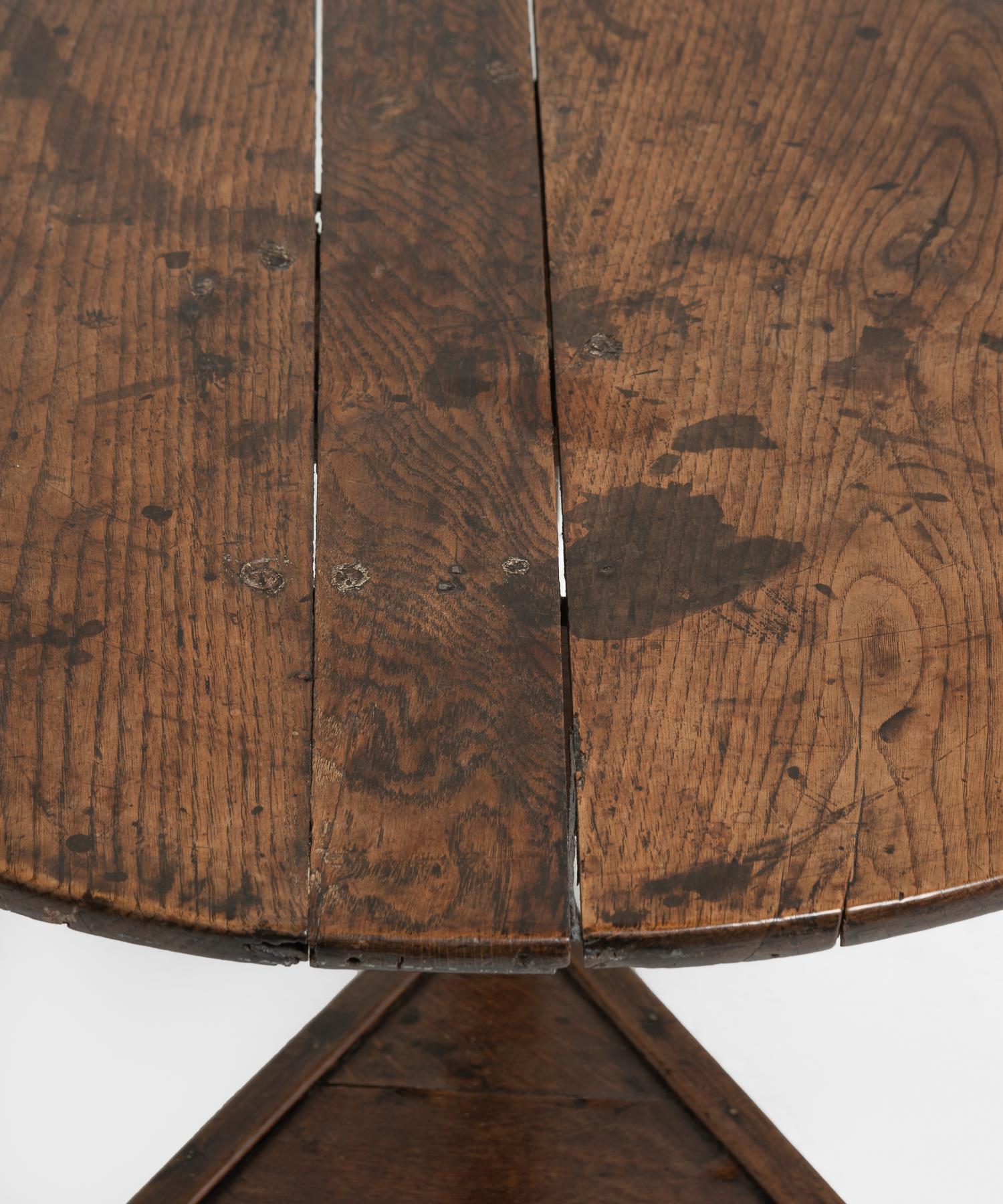 Hand-Crafted Georgian Oak Cricket Table, England, circa 1780