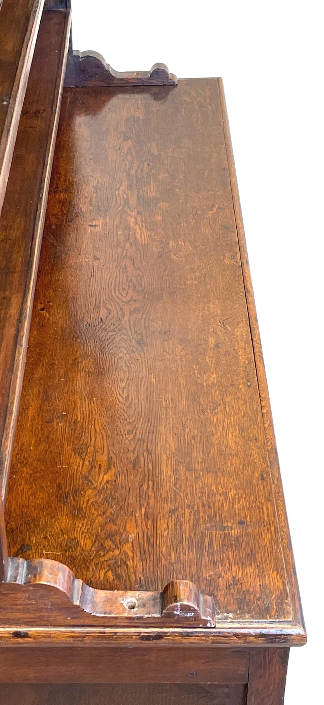 Georgian Oak Dresser with Rack For Sale 5
