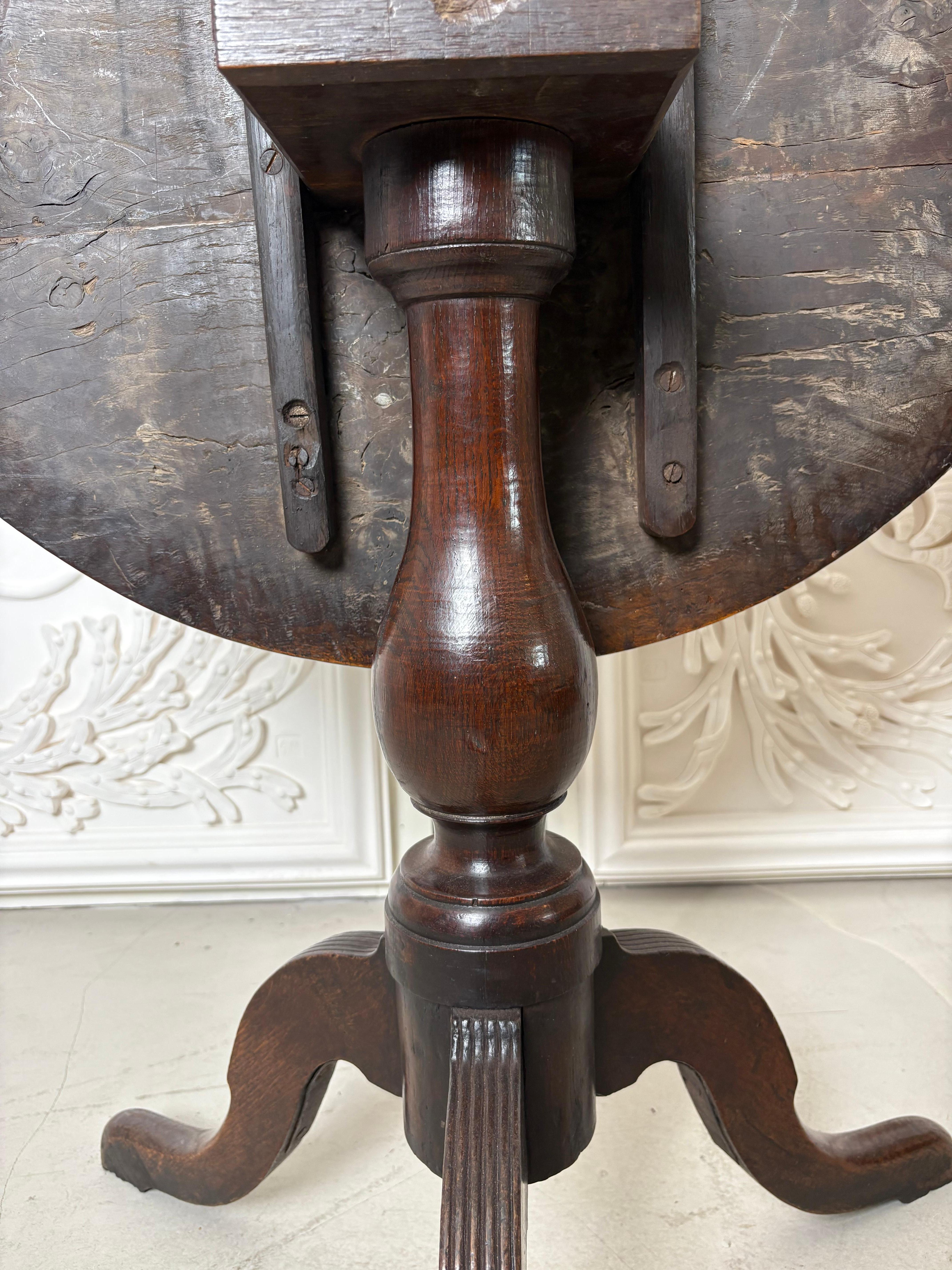 Georgian Oak & Elm tripod table For Sale 8