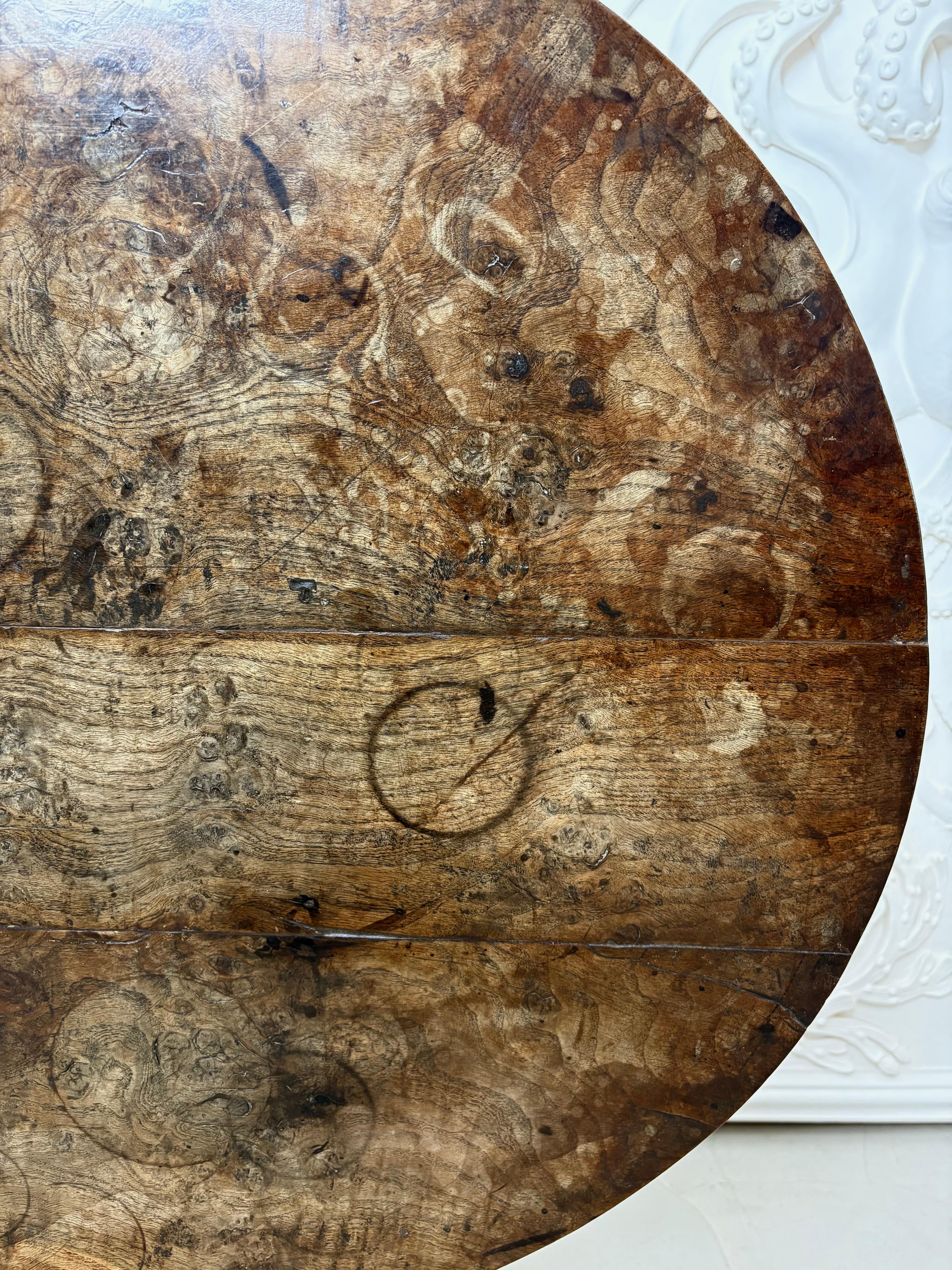 British Georgian Oak & Elm tripod table For Sale