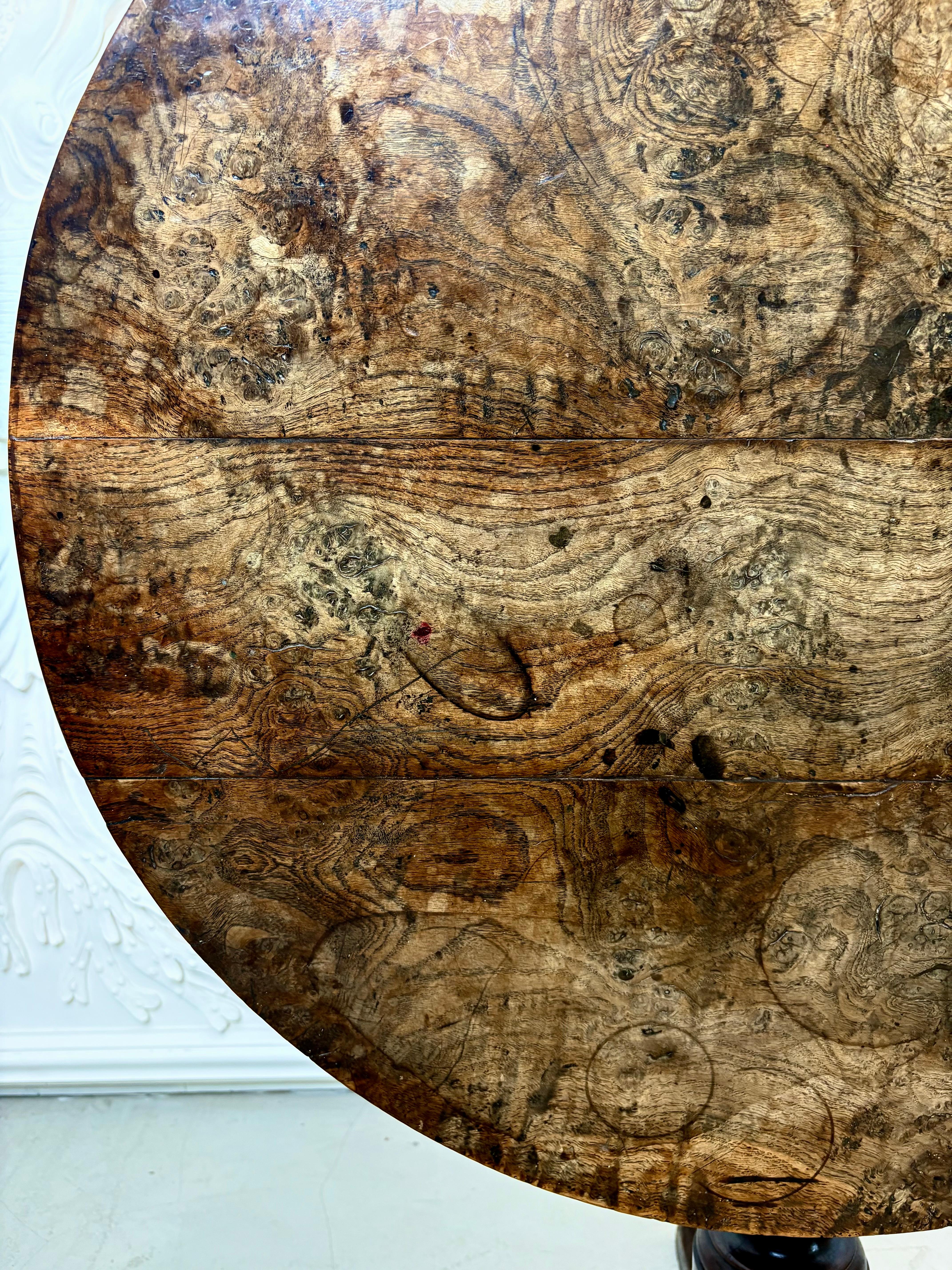 Georgian Oak & Elm tripod table In Good Condition For Sale In Tetbury, GB