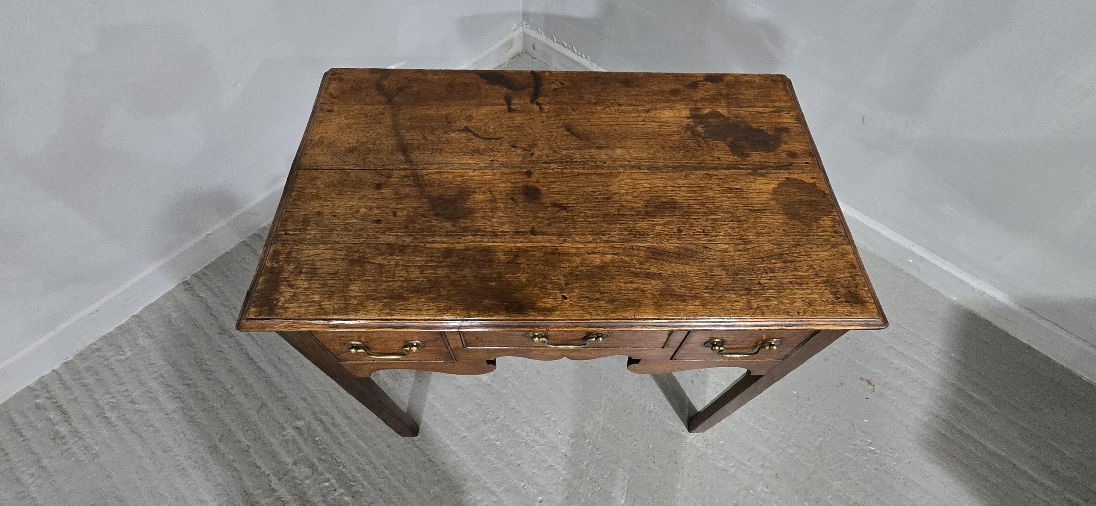 Country Lowboy georgiano in Oak in vendita