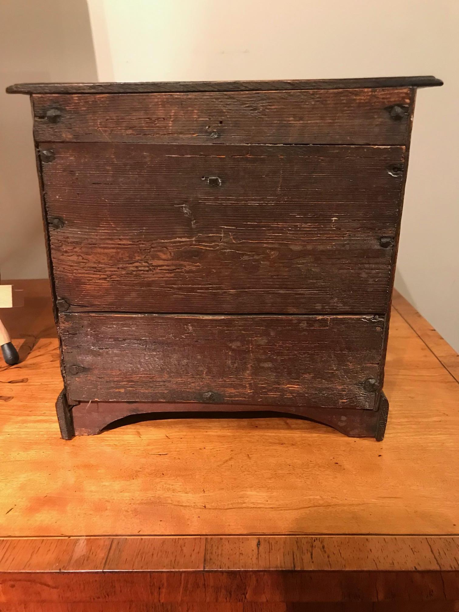 Georgian Oak Miniature Chest In Good Condition In London, GB