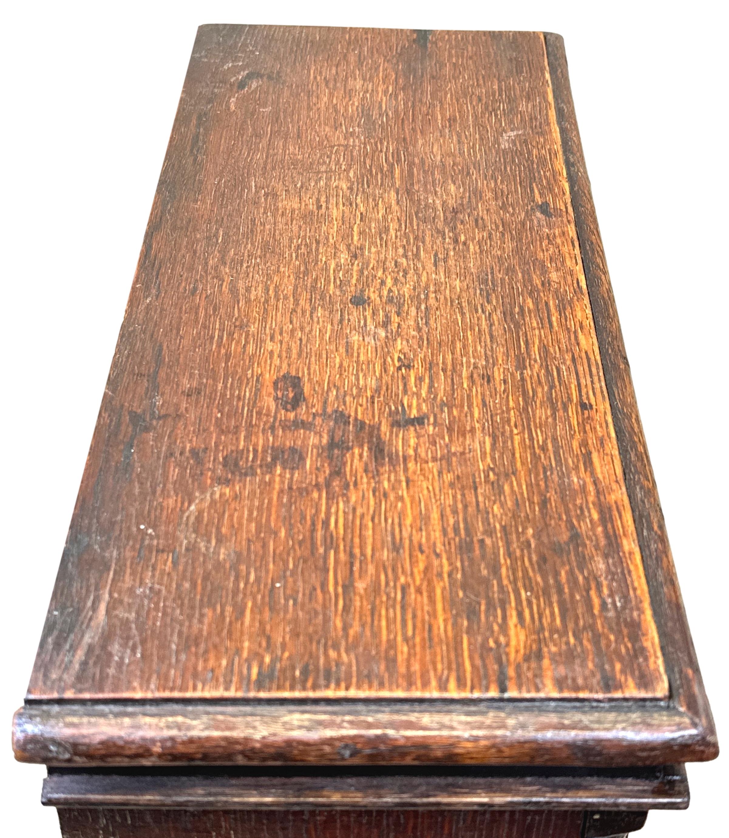 Georgiano Cassettiera in miniatura Georgian Oak in vendita