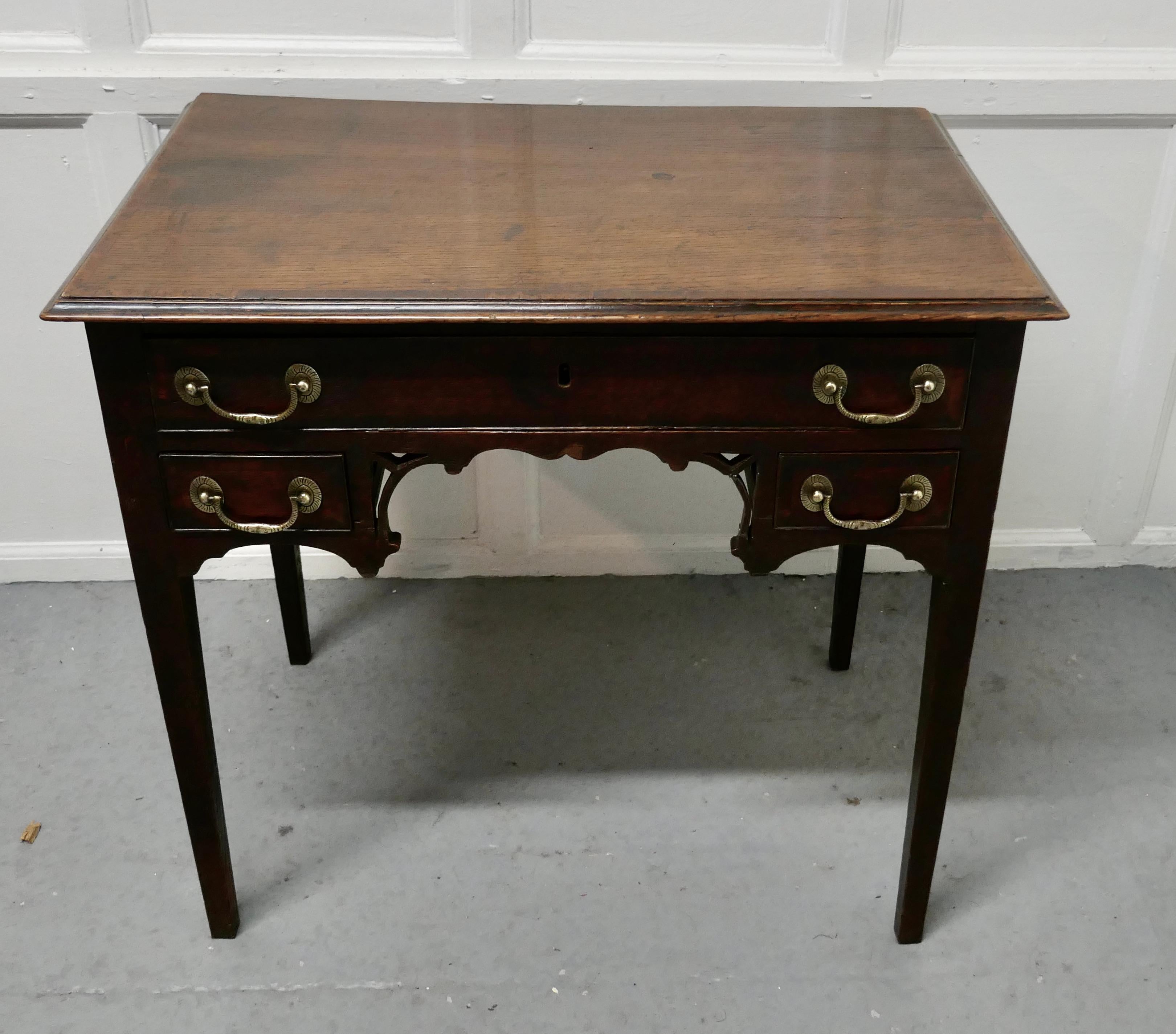 Georgian Oak Side Table or Writing Table   A Georgian Country Oak Lowboy  In Good Condition For Sale In Chillerton, Isle of Wight