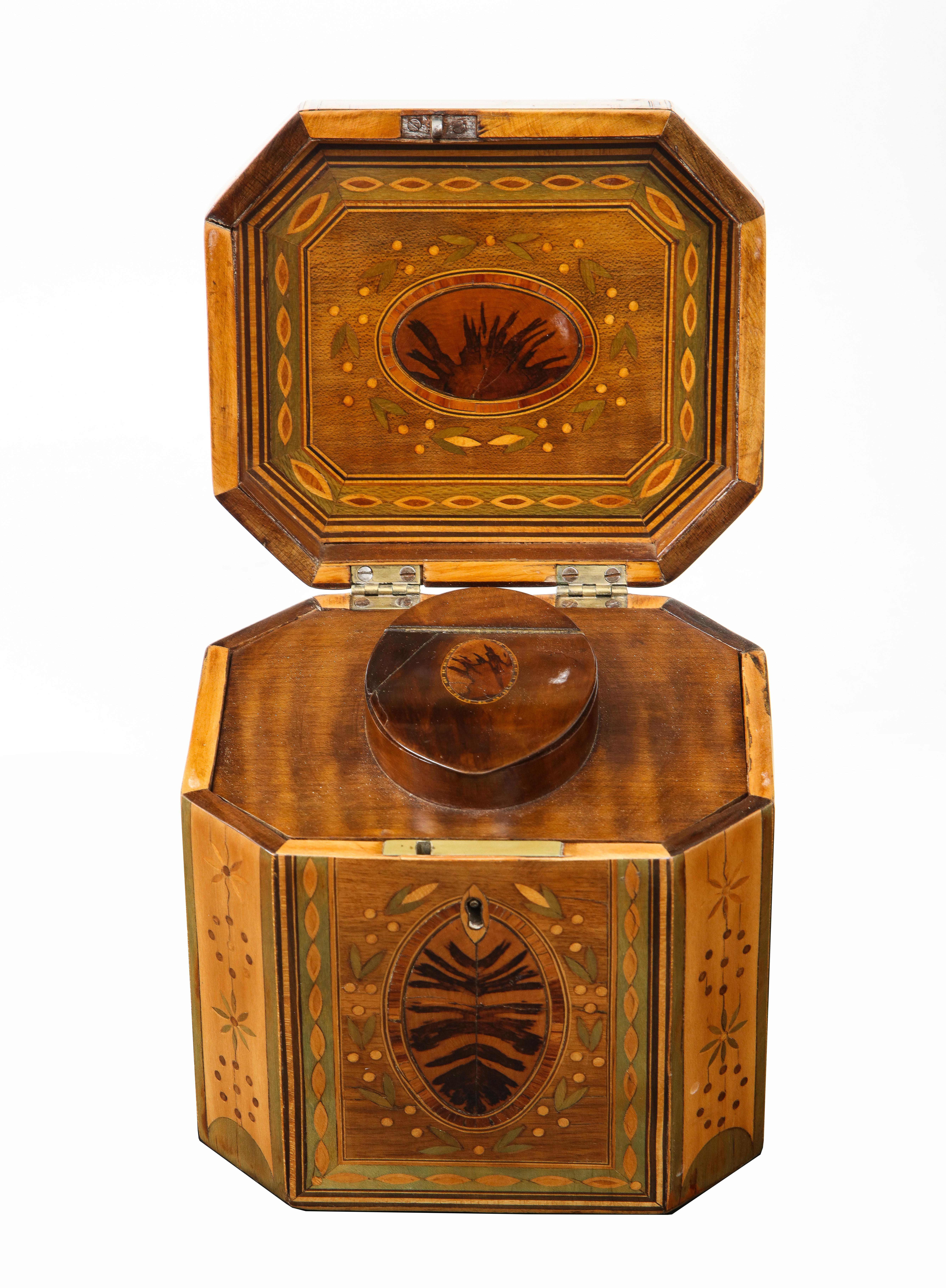 Achteckige georgianische Teedose mit Intarsien (Spätes 18. Jahrhundert) im Angebot